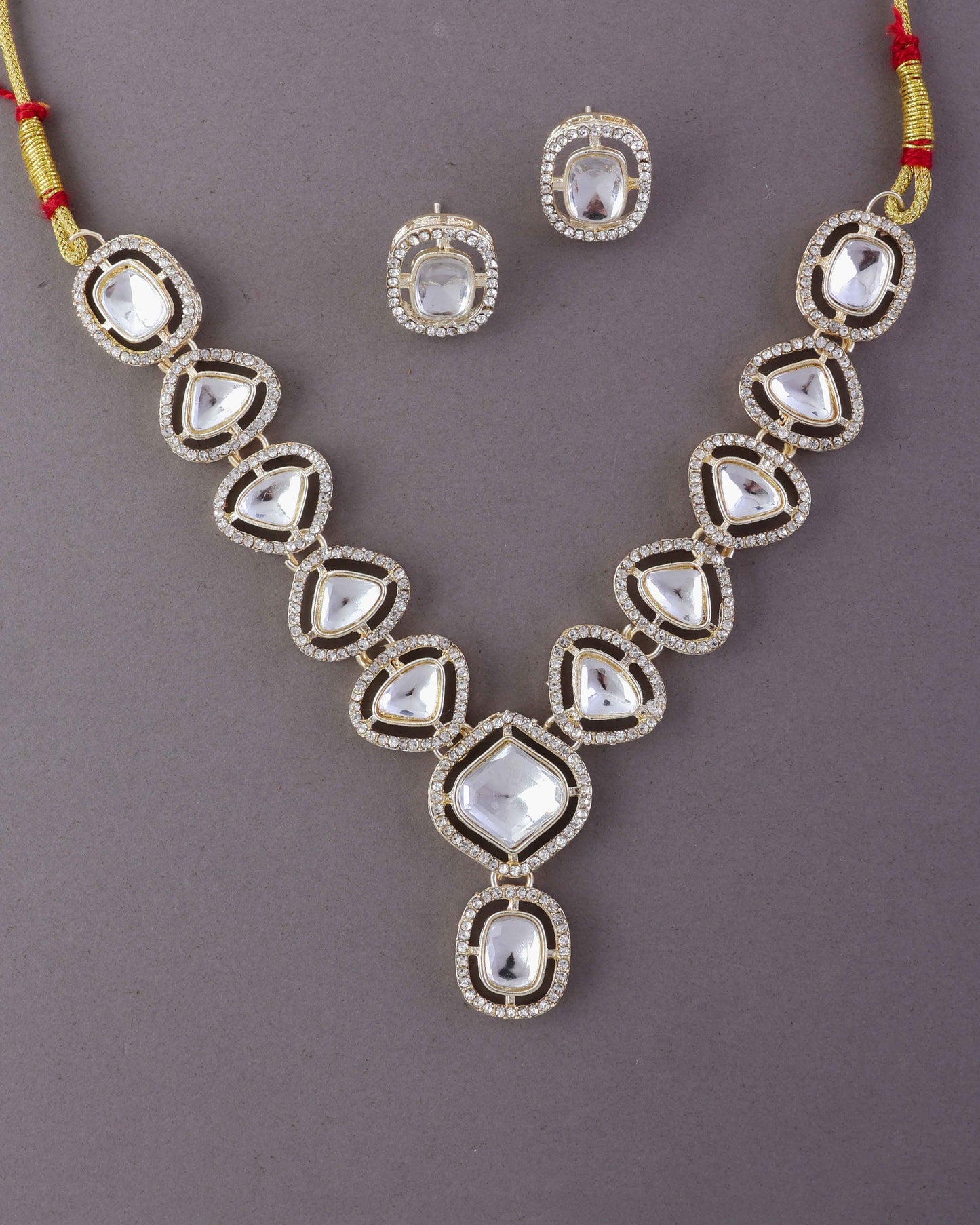 Eshvik Necklace