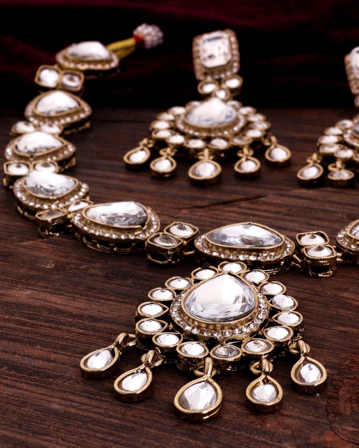 Tanishq Indo Western Necklace With Earrings