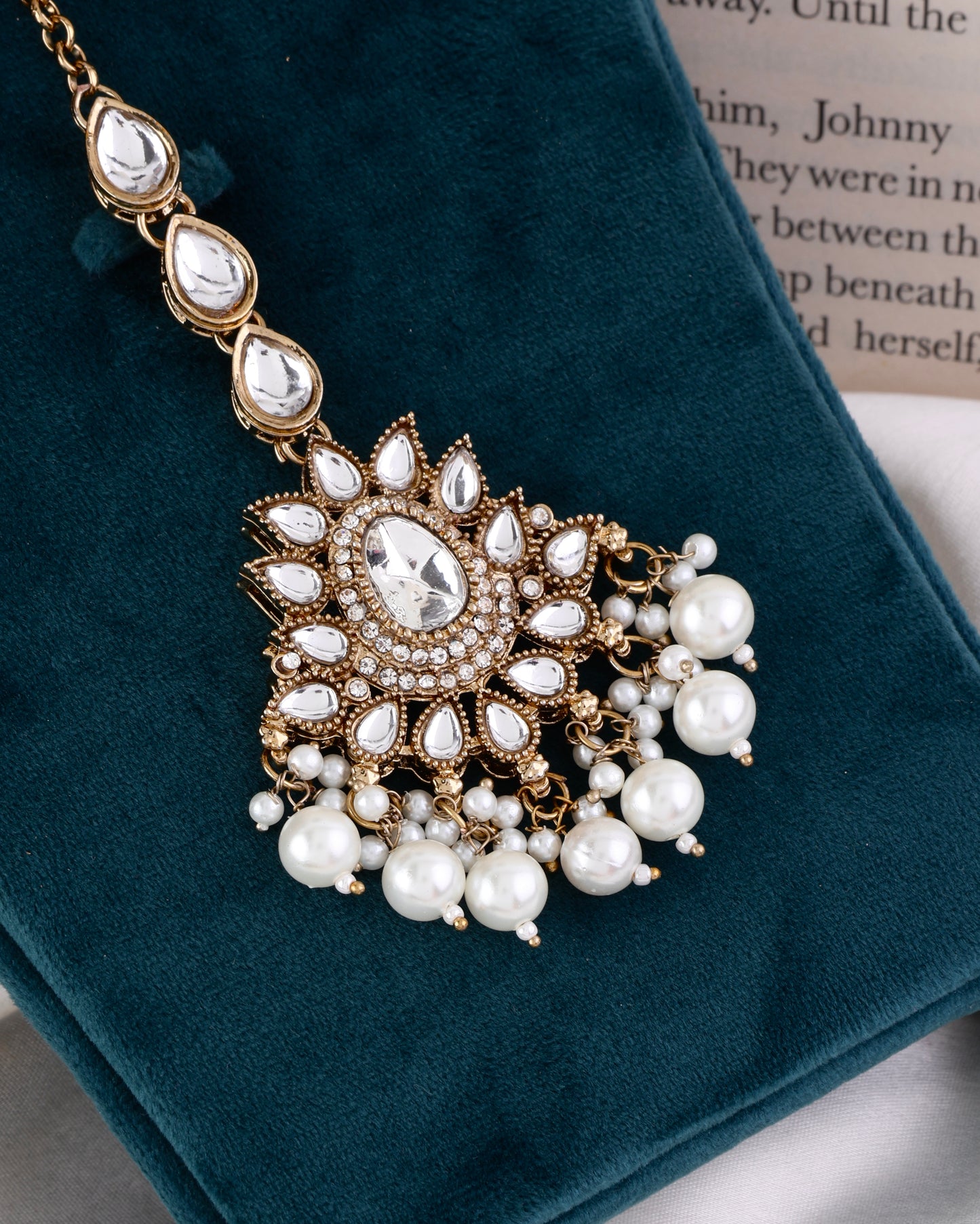 Vritika Premium Zircone Kundan Pearl Mangteeka