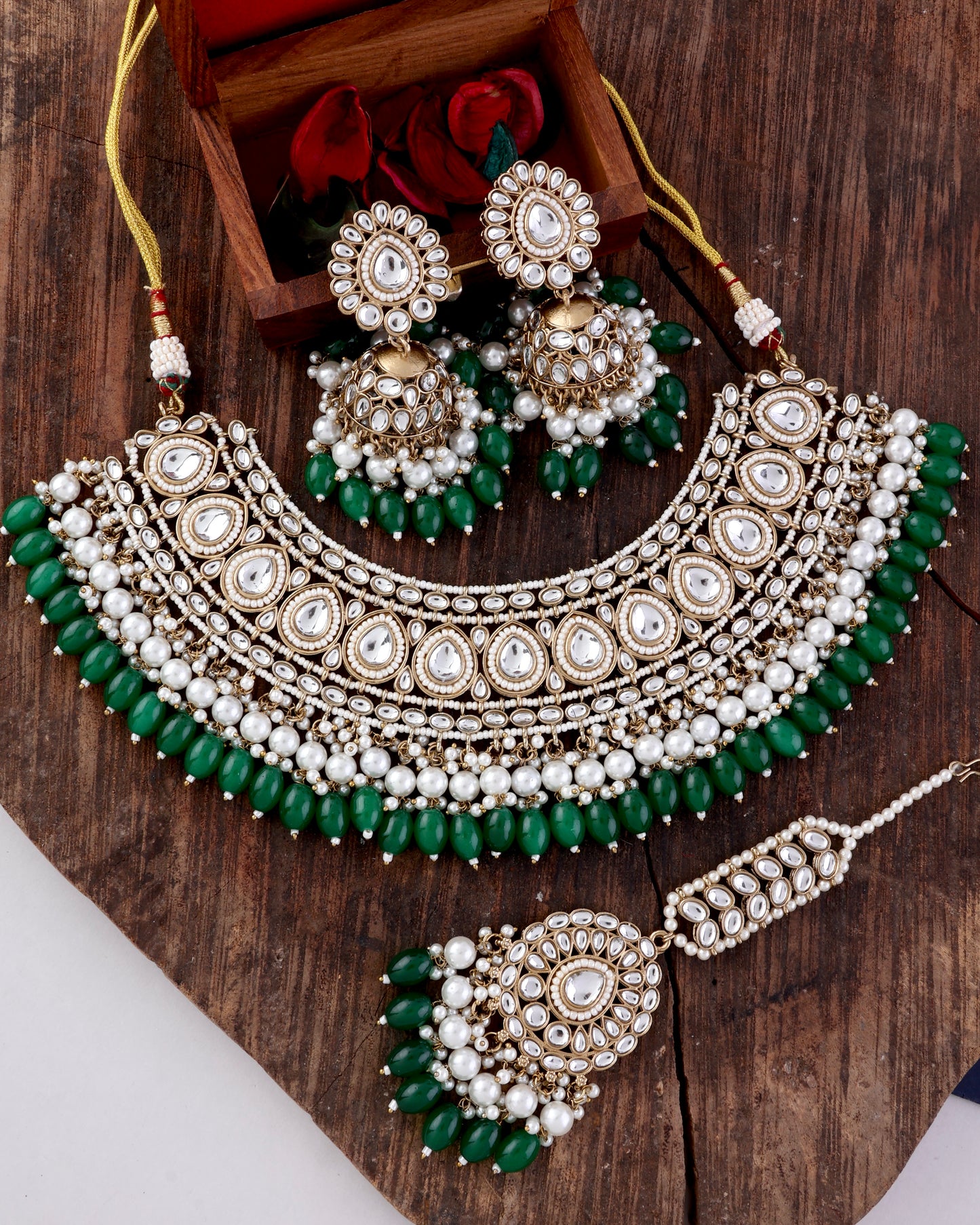 Green Zaiba Necklace
