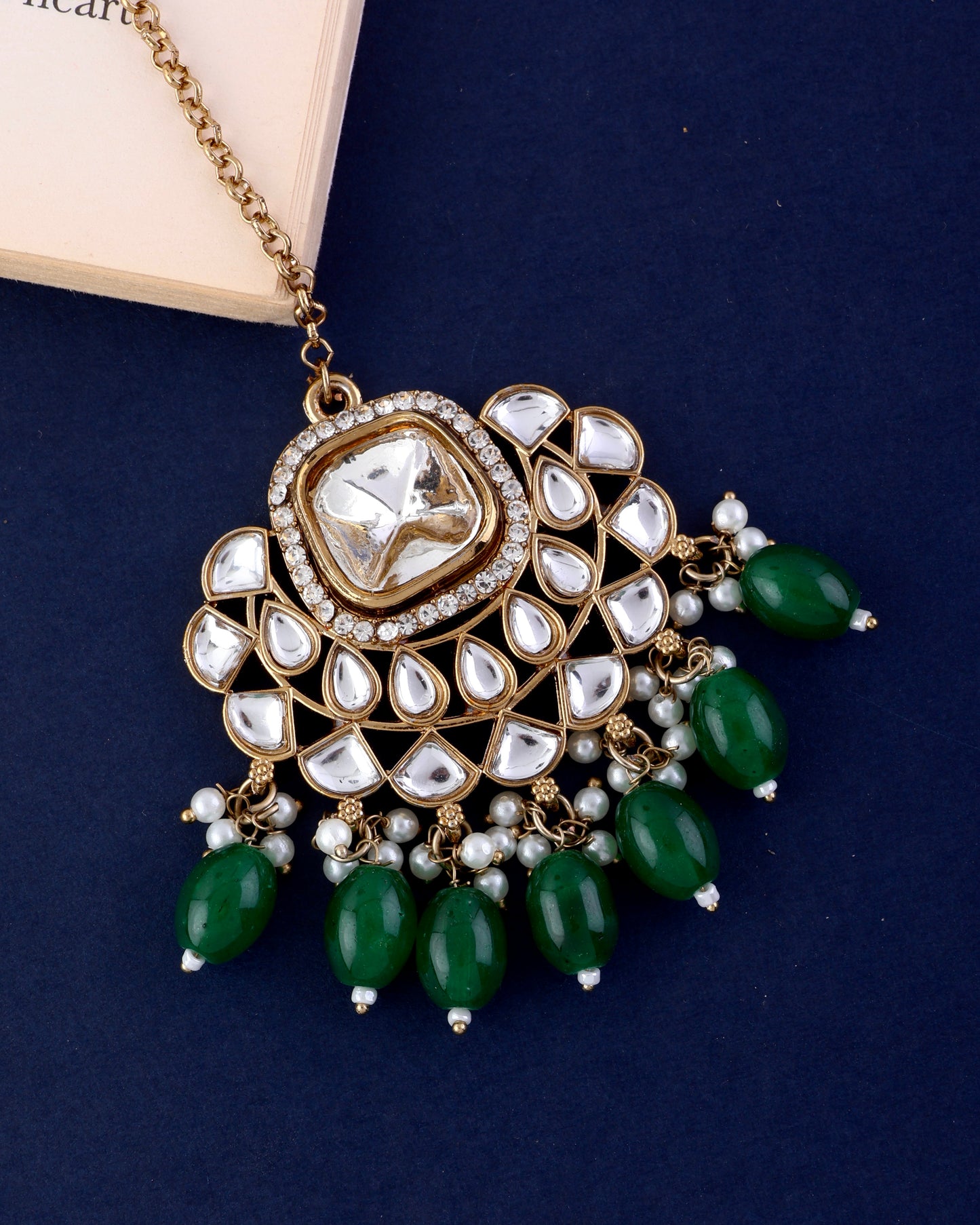 Green Oviya Kundan Teeka