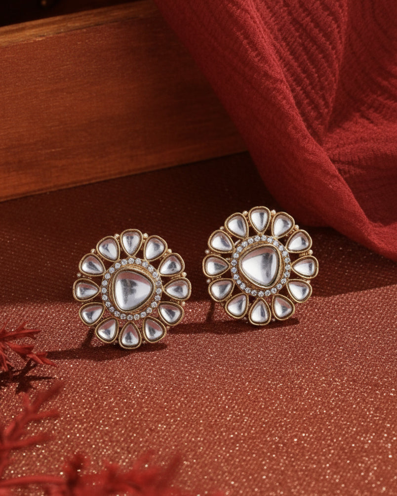 Eknoor Stud Earrings