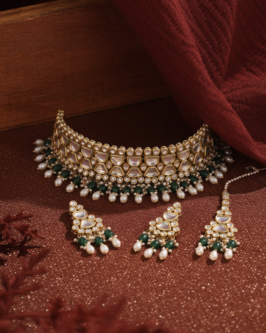 Green Guranshi Dabi Kundan Choker Necklace with Earring and Mangteeka
