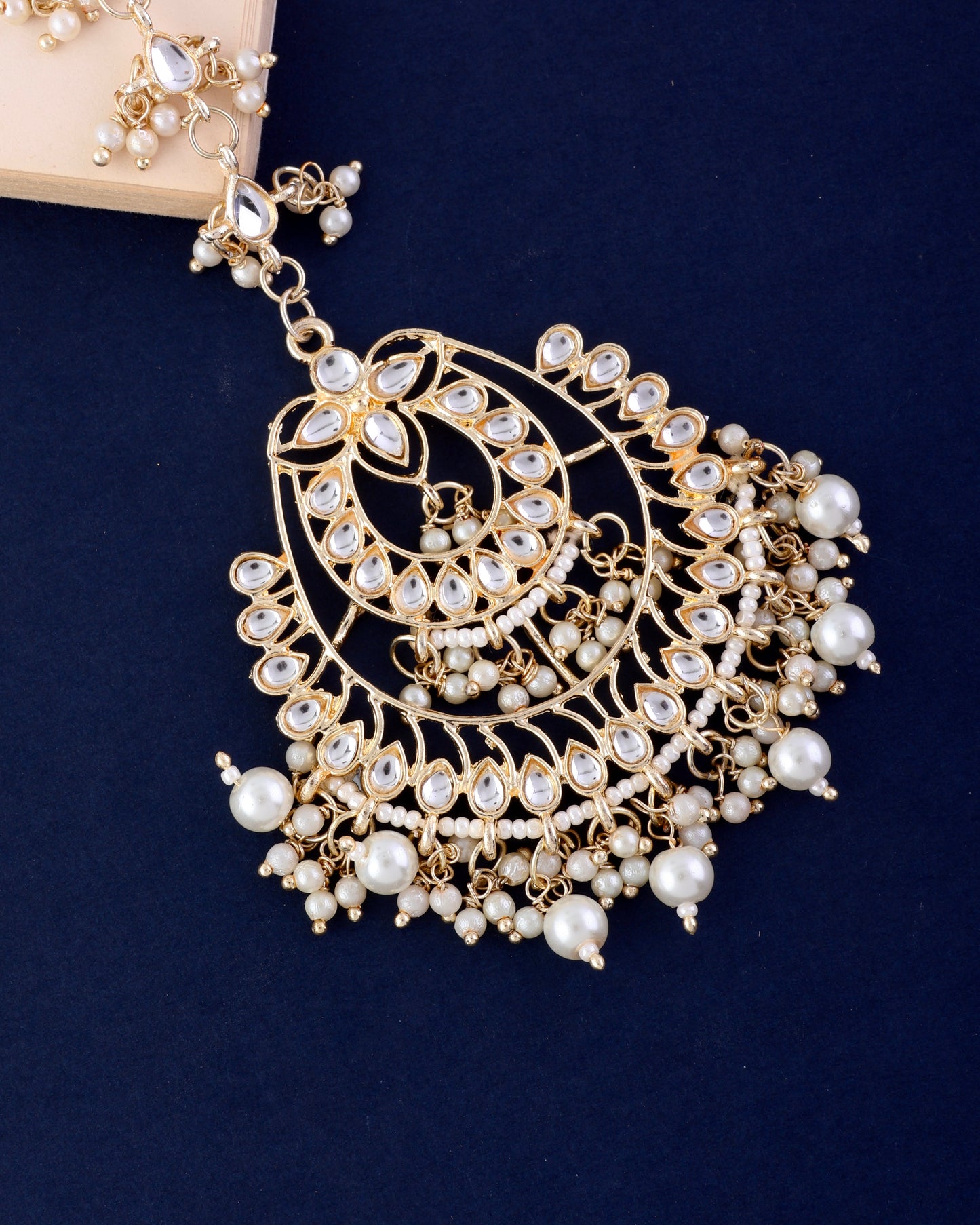 Gold Ishani Kundan Pearl Mangteeka