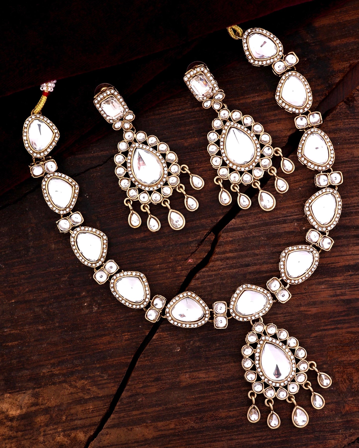 Tanishq Indo Western Necklace With Earrings