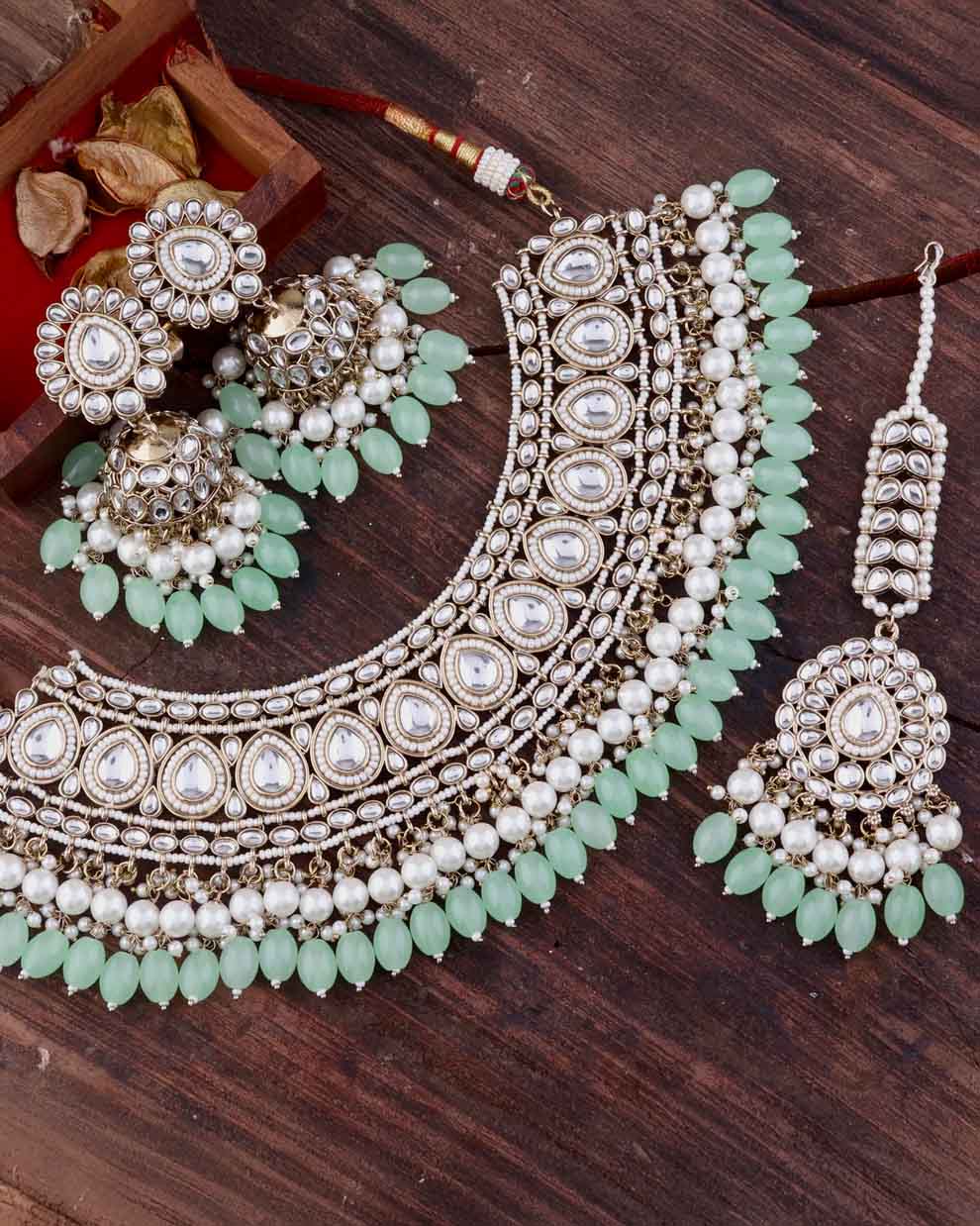 Mint Zaiba Necklace