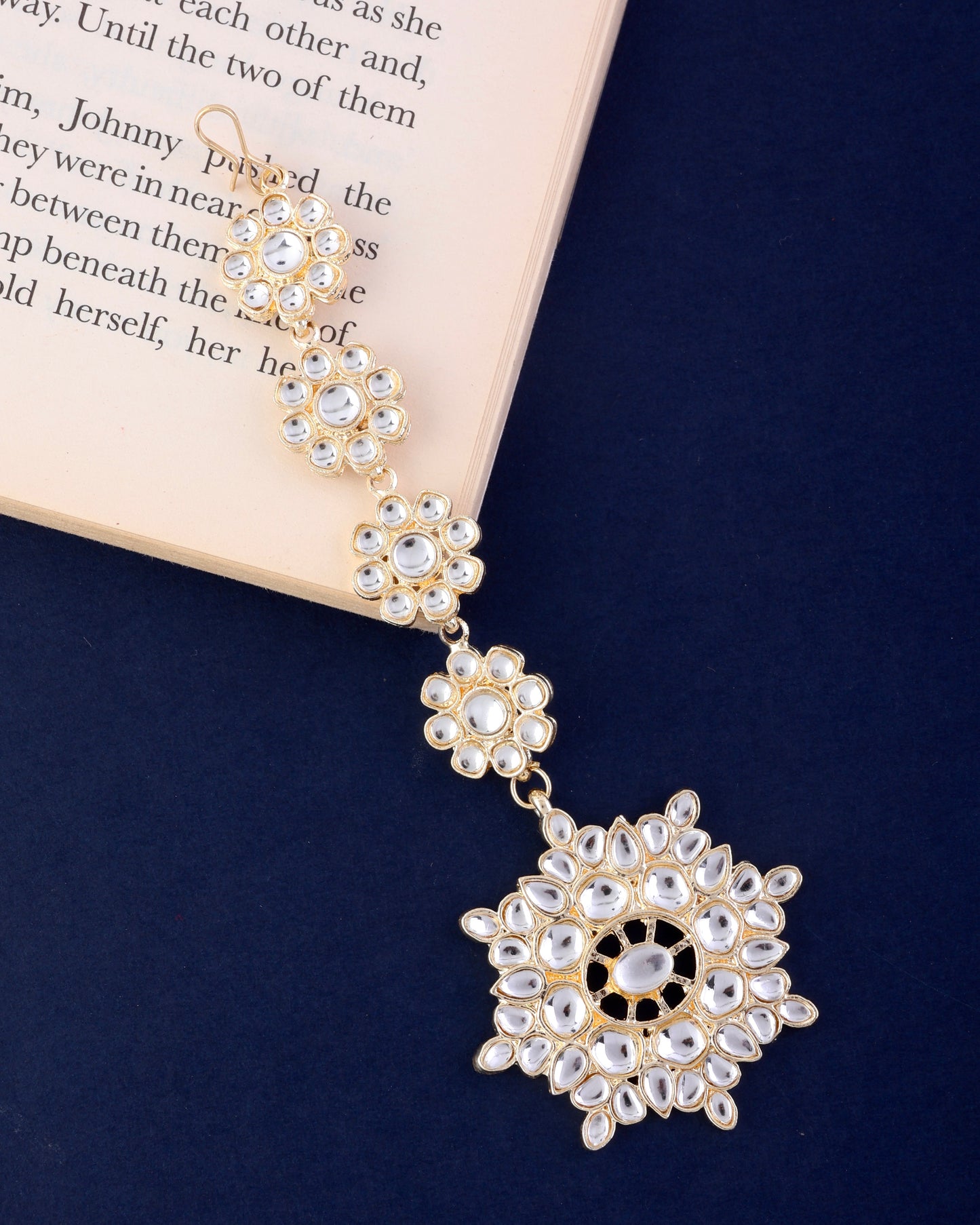 Gold Rajsi Kundan Mangteeka