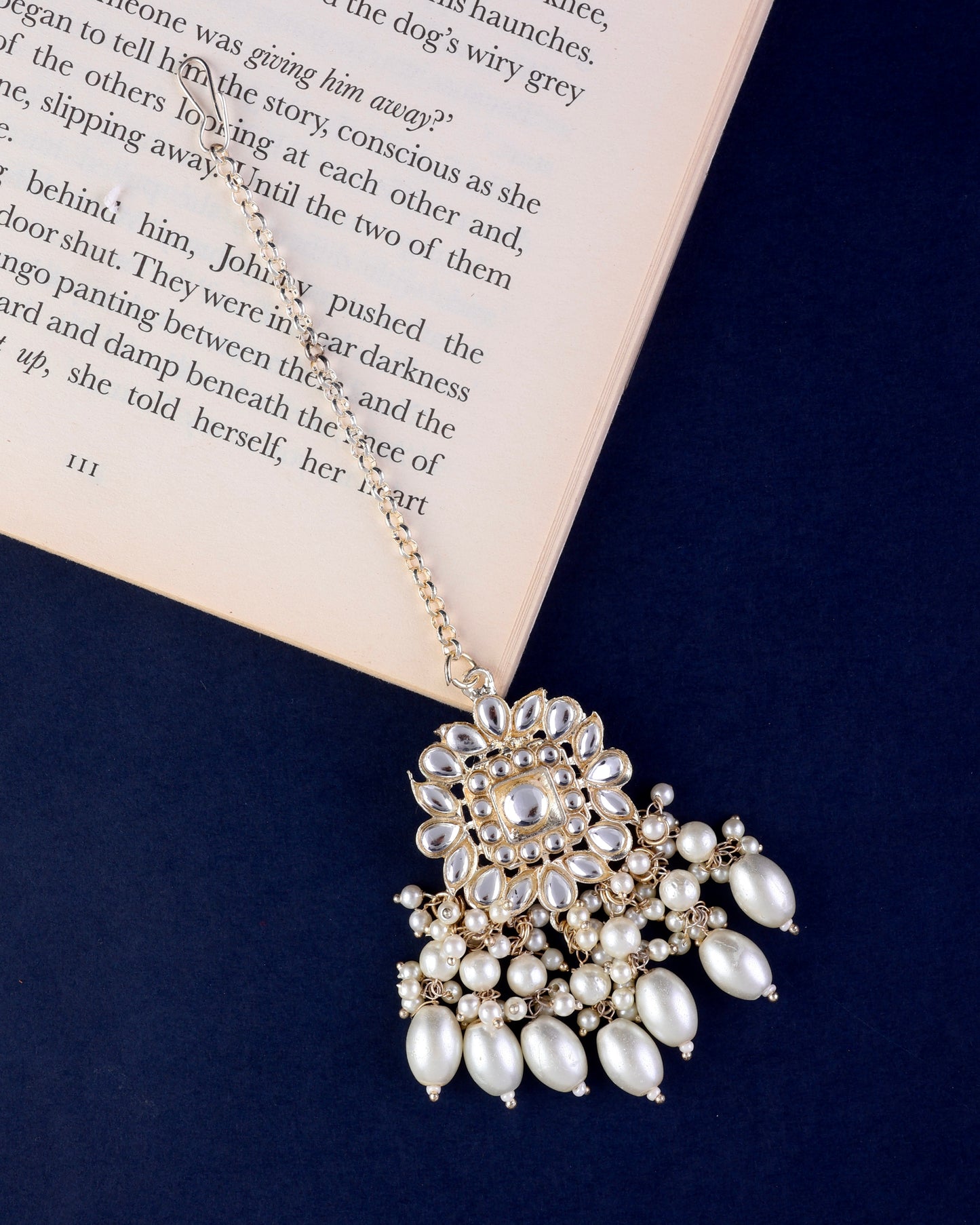 Gold Harleen Kundan Pearl Mangteeka