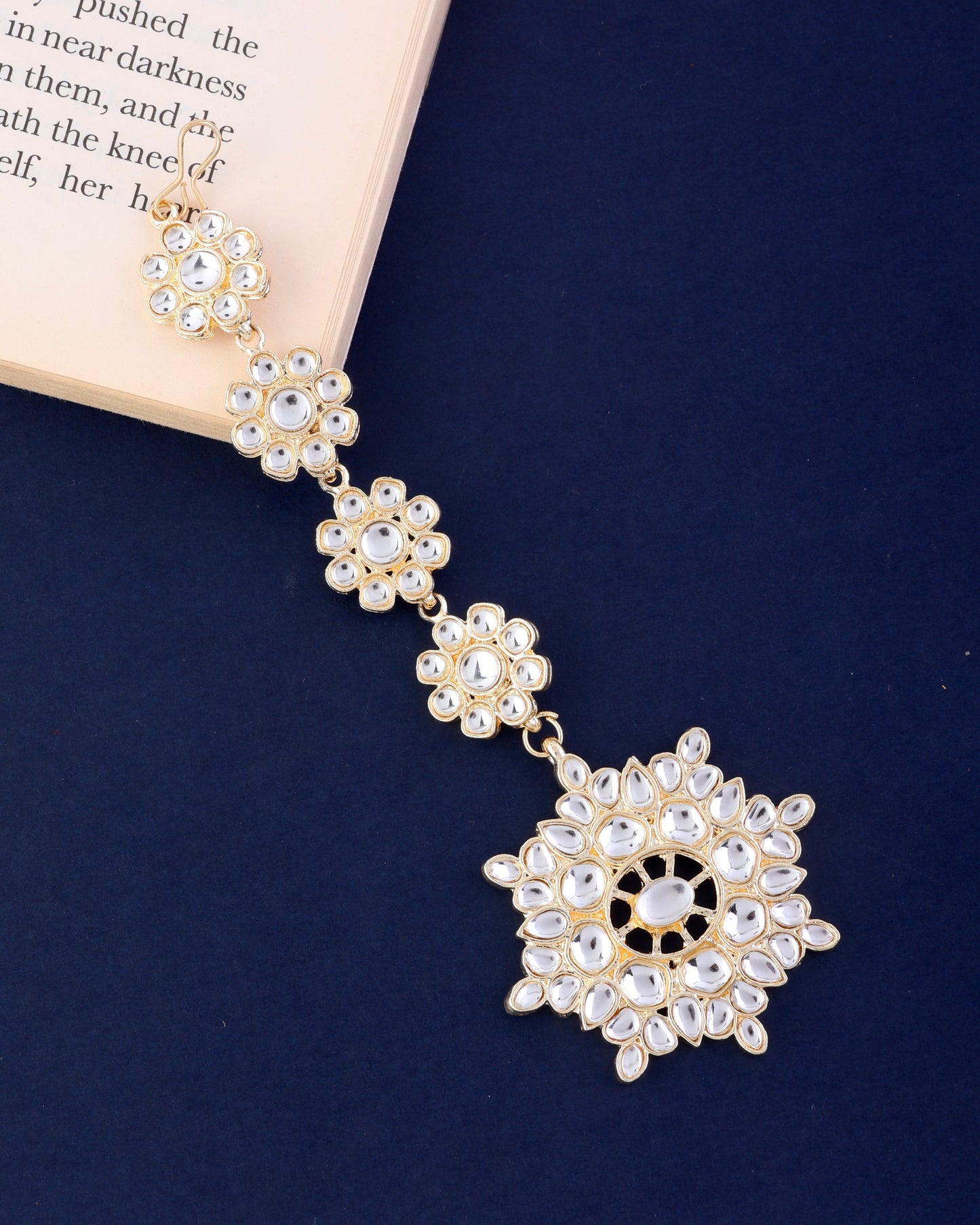 Gold Rajsi Kundan Mangteeka