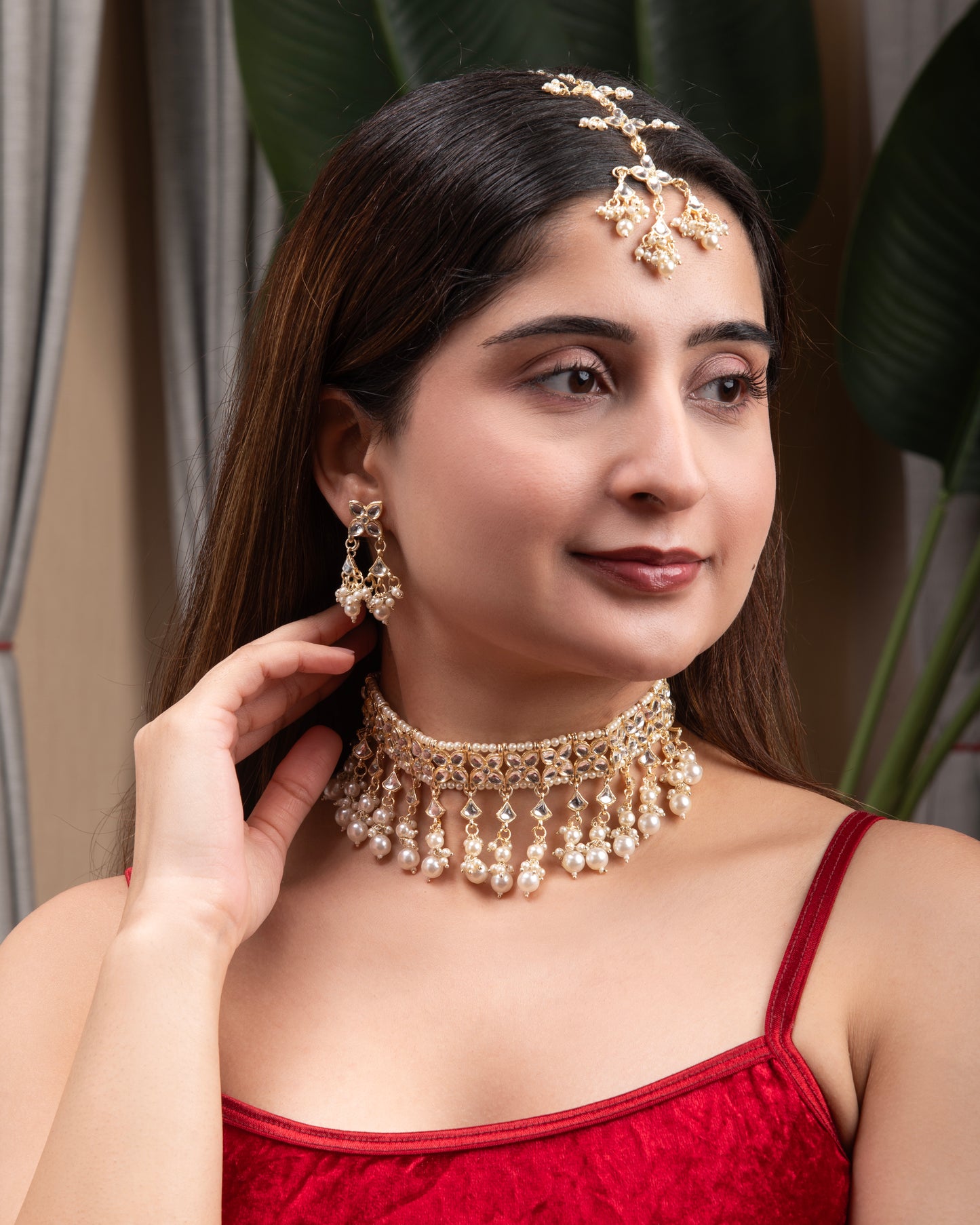 Sitara Kundan Choker Necklace Set with Earring and Teeka