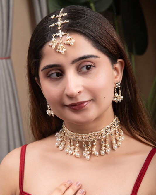 Sitara Kundan Choker Necklace Set with Earring and Teeka