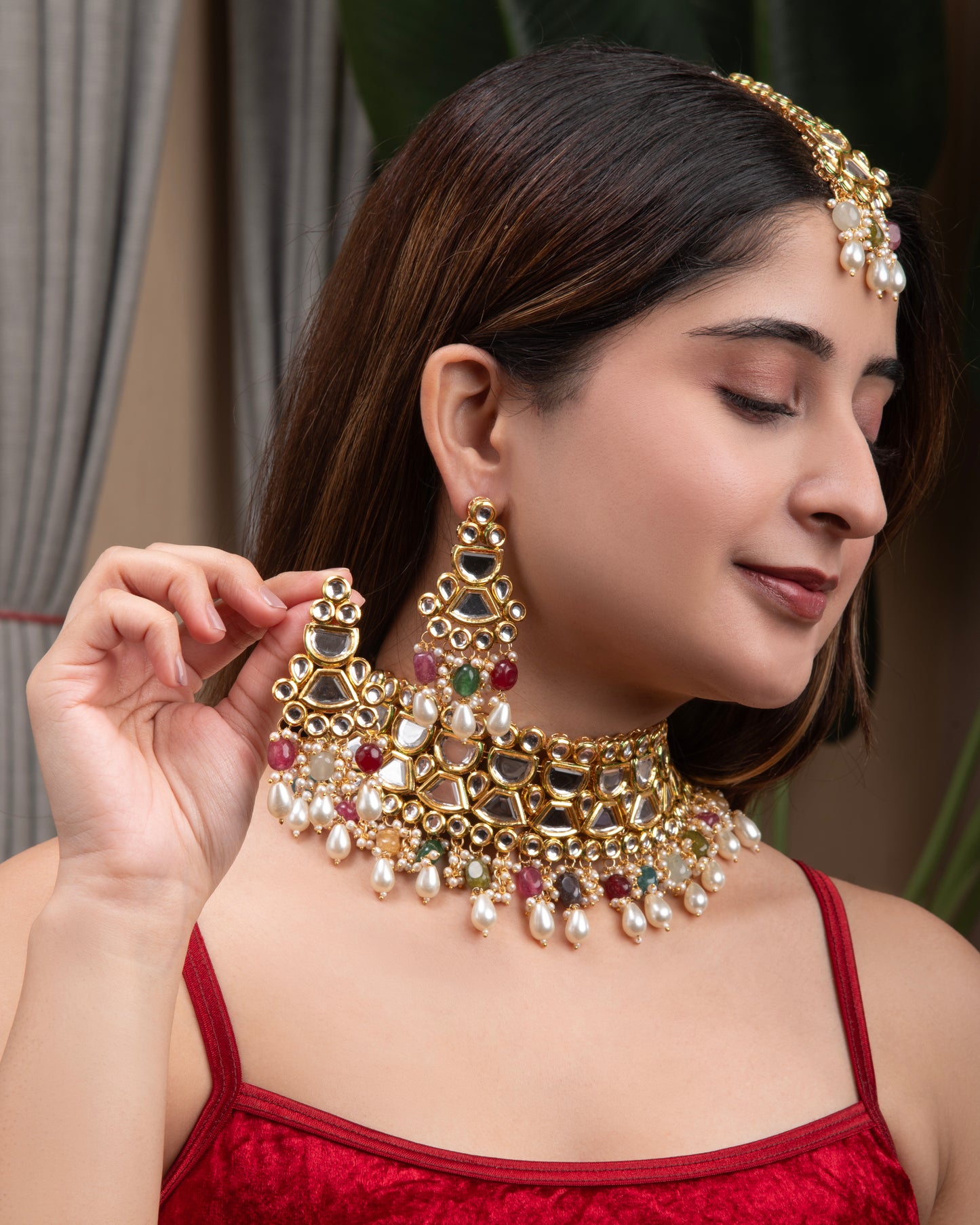 Multi Guranshi Dabi Kundan Choker Necklace with Earring and Mangteeka