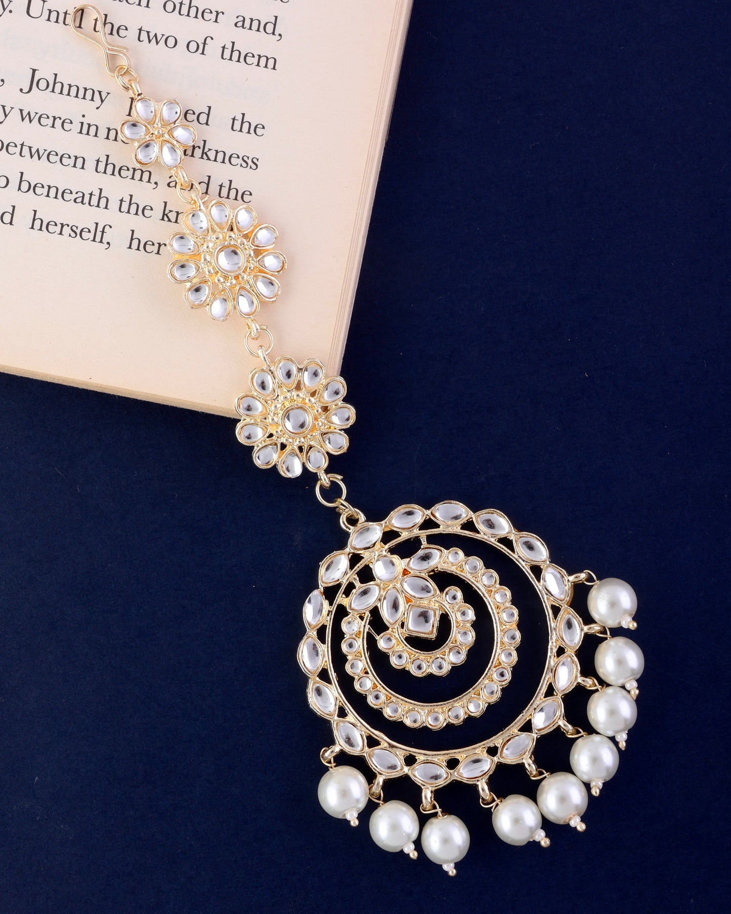 Gold Shyra Kundan Pearl Mangteeka
