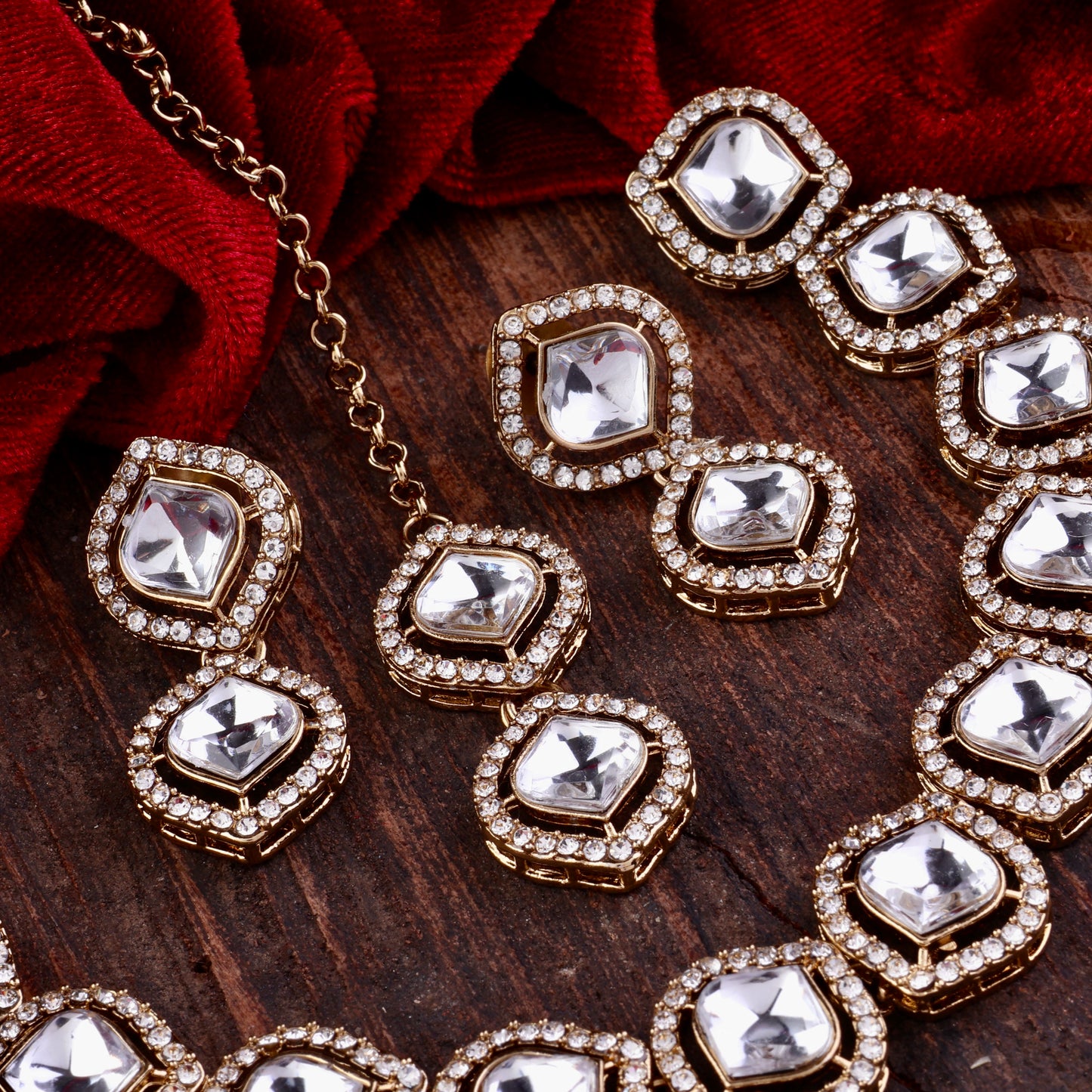 Vihana Polki Dupe Necklace with Earring and Teeka