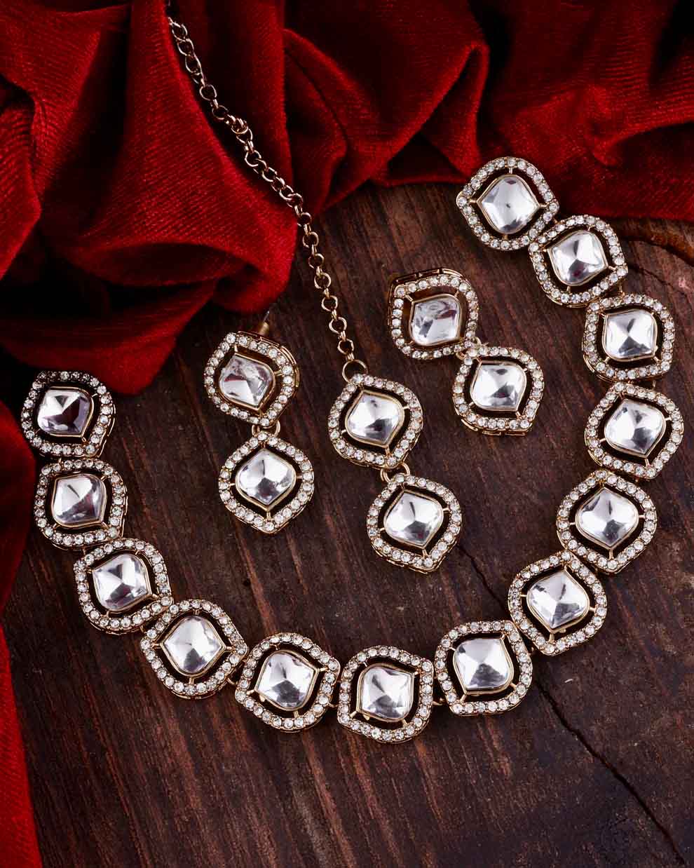 Vihana Polki Dupe Necklace with Earring and Teeka