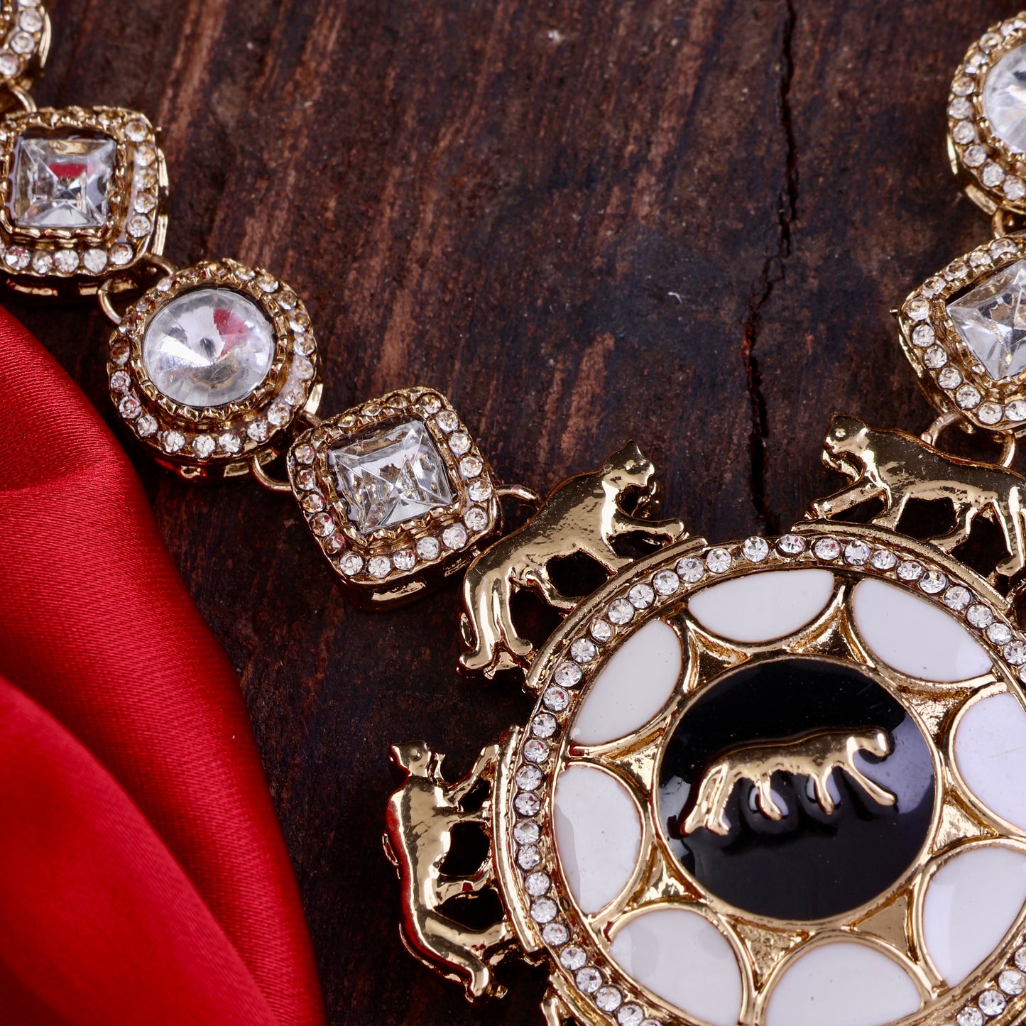 Sabya Necklace Set with Earring