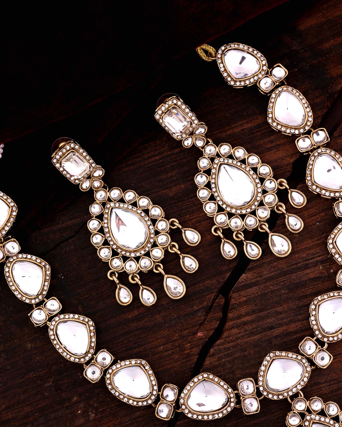 Tanishq Indo Western Necklace With Earrings