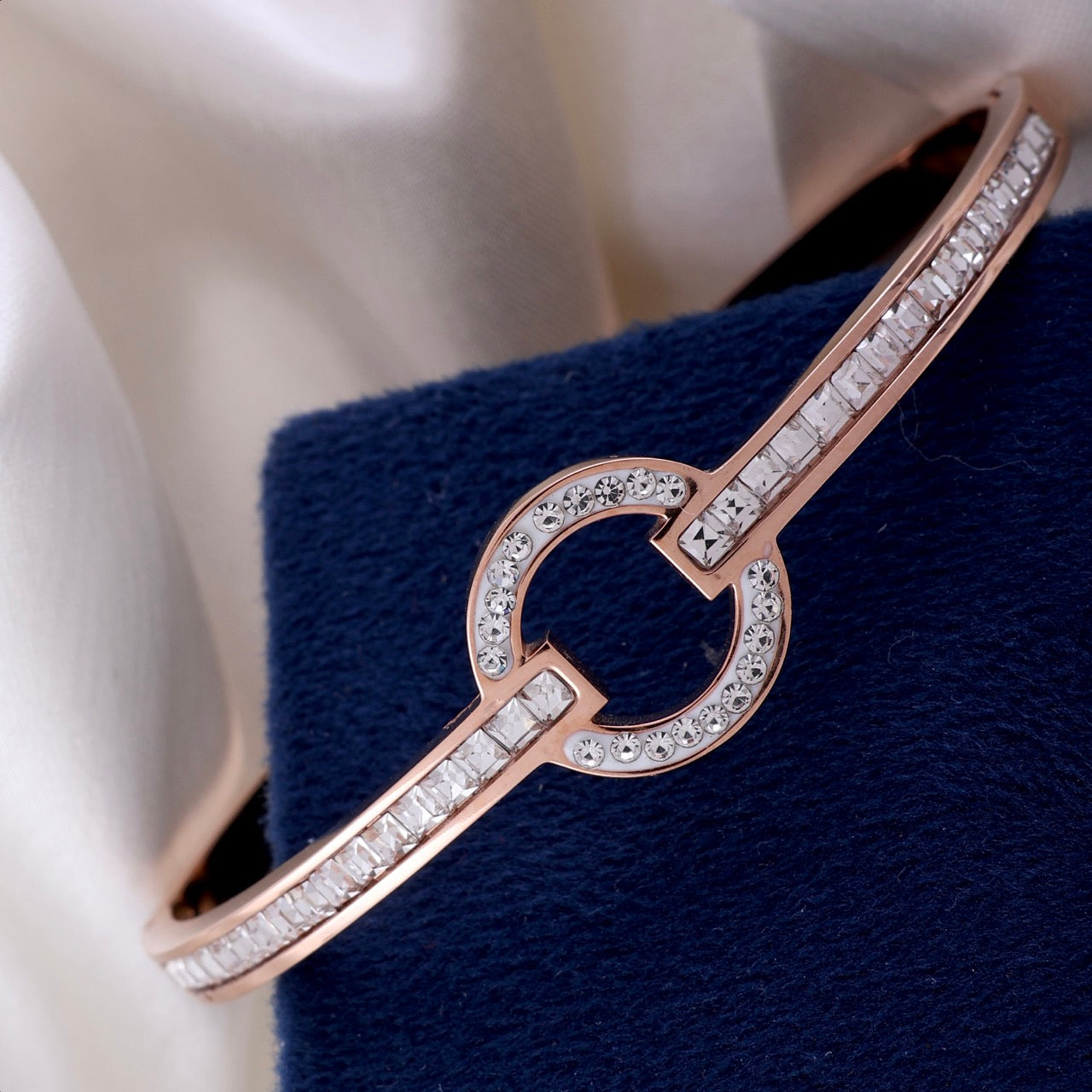 Combo of 4 Voguish Bracelet Code – WMKD