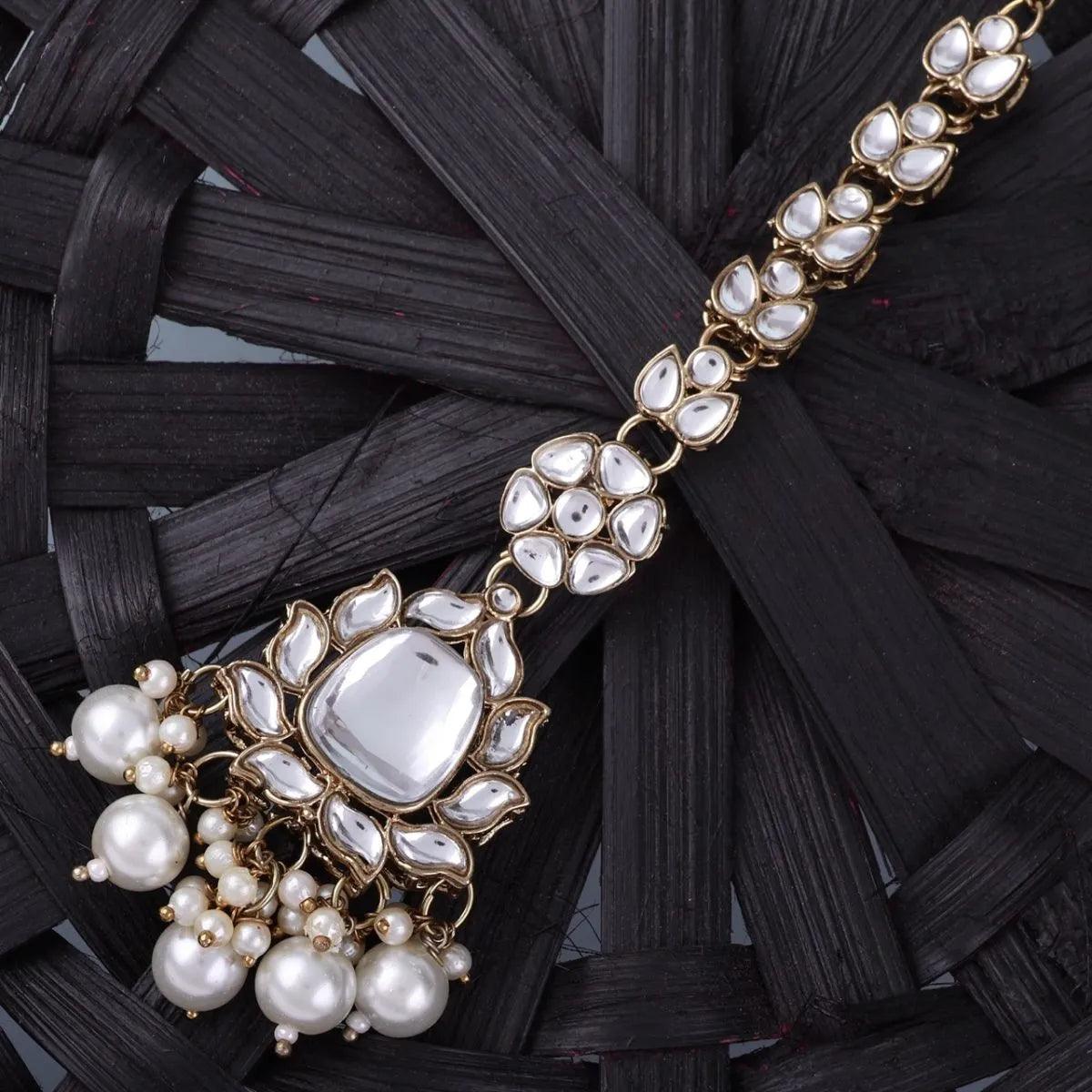 Nahira Necklace