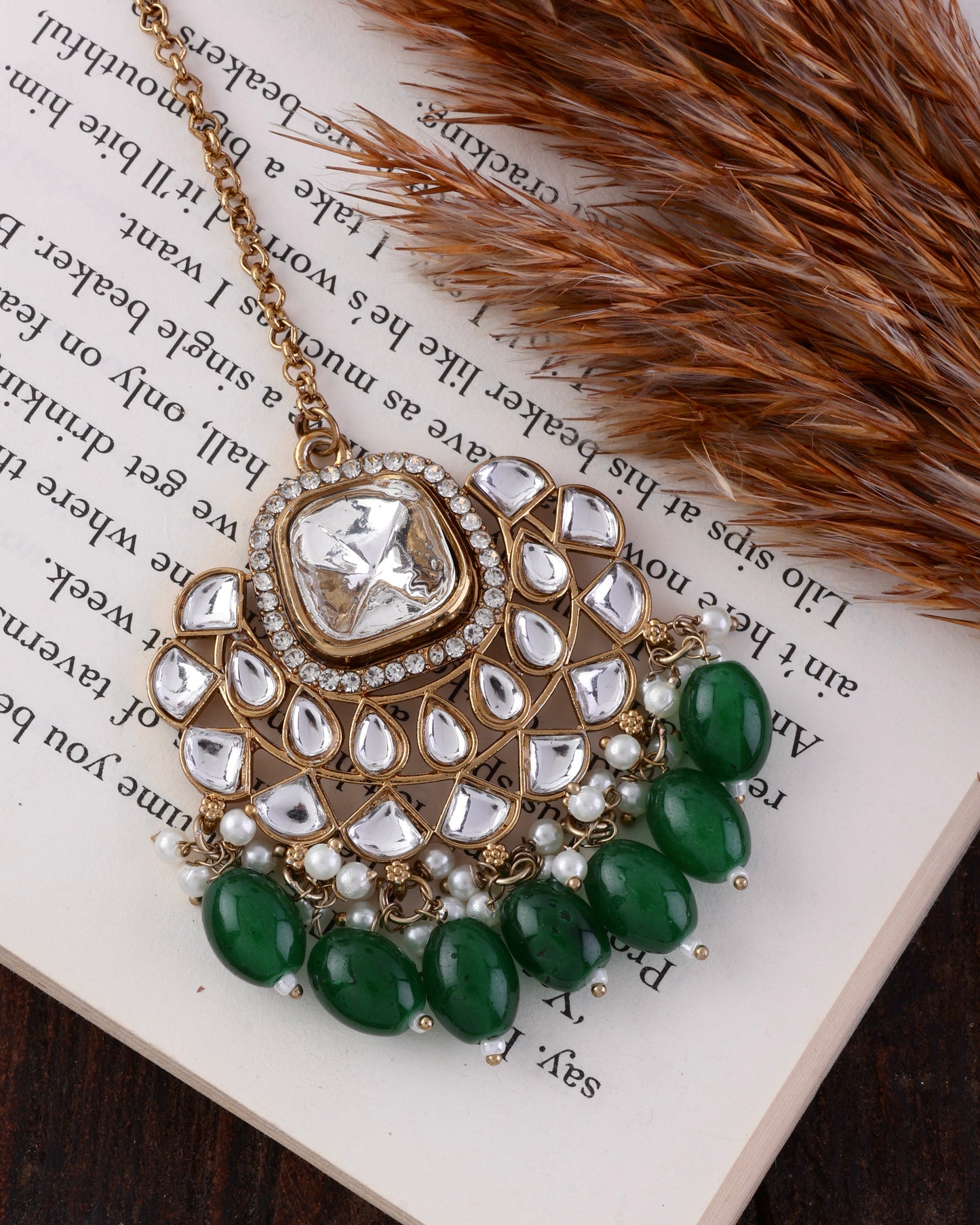 Green Oviya Kundan Teeka