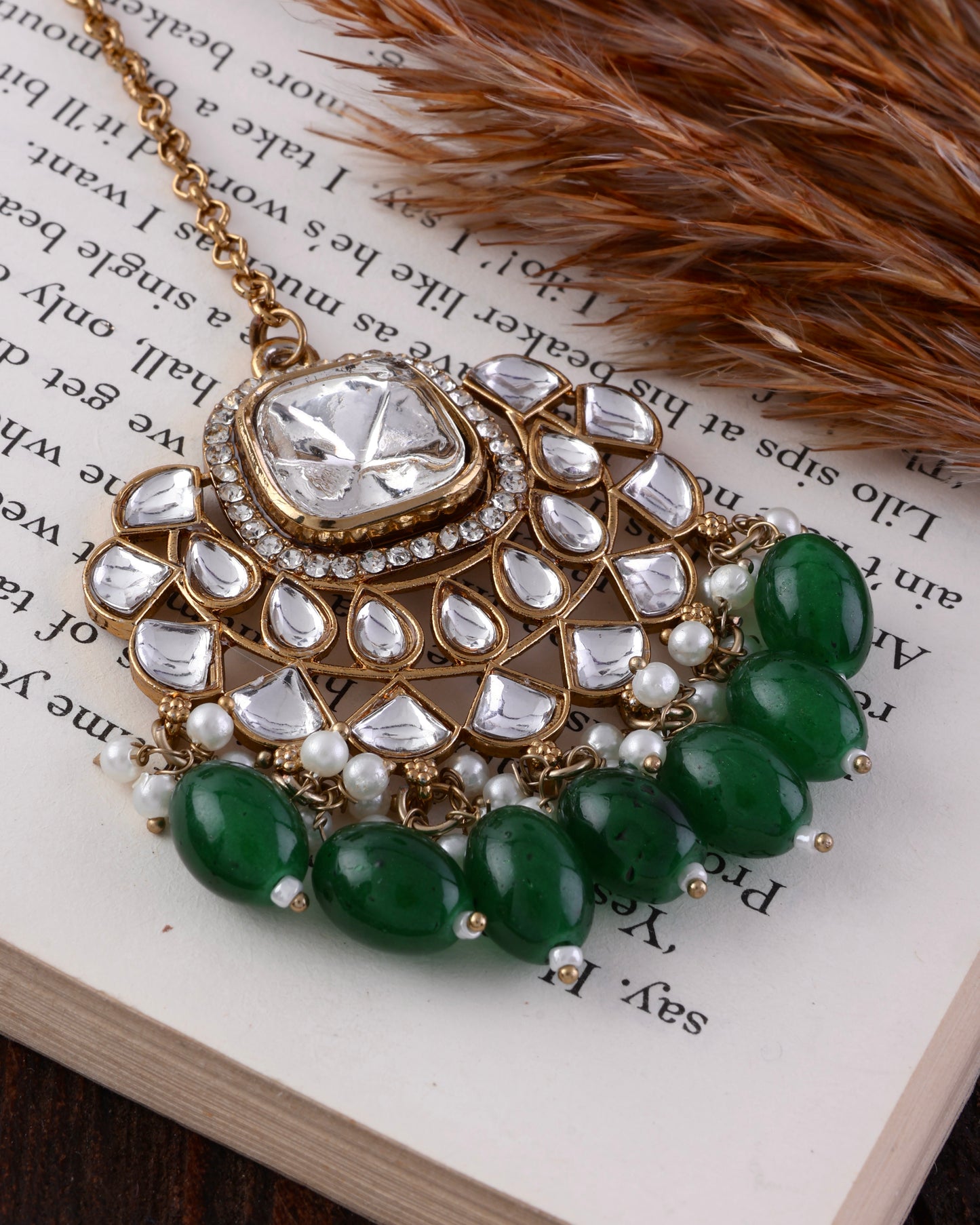 Green Oviya Kundan Teeka