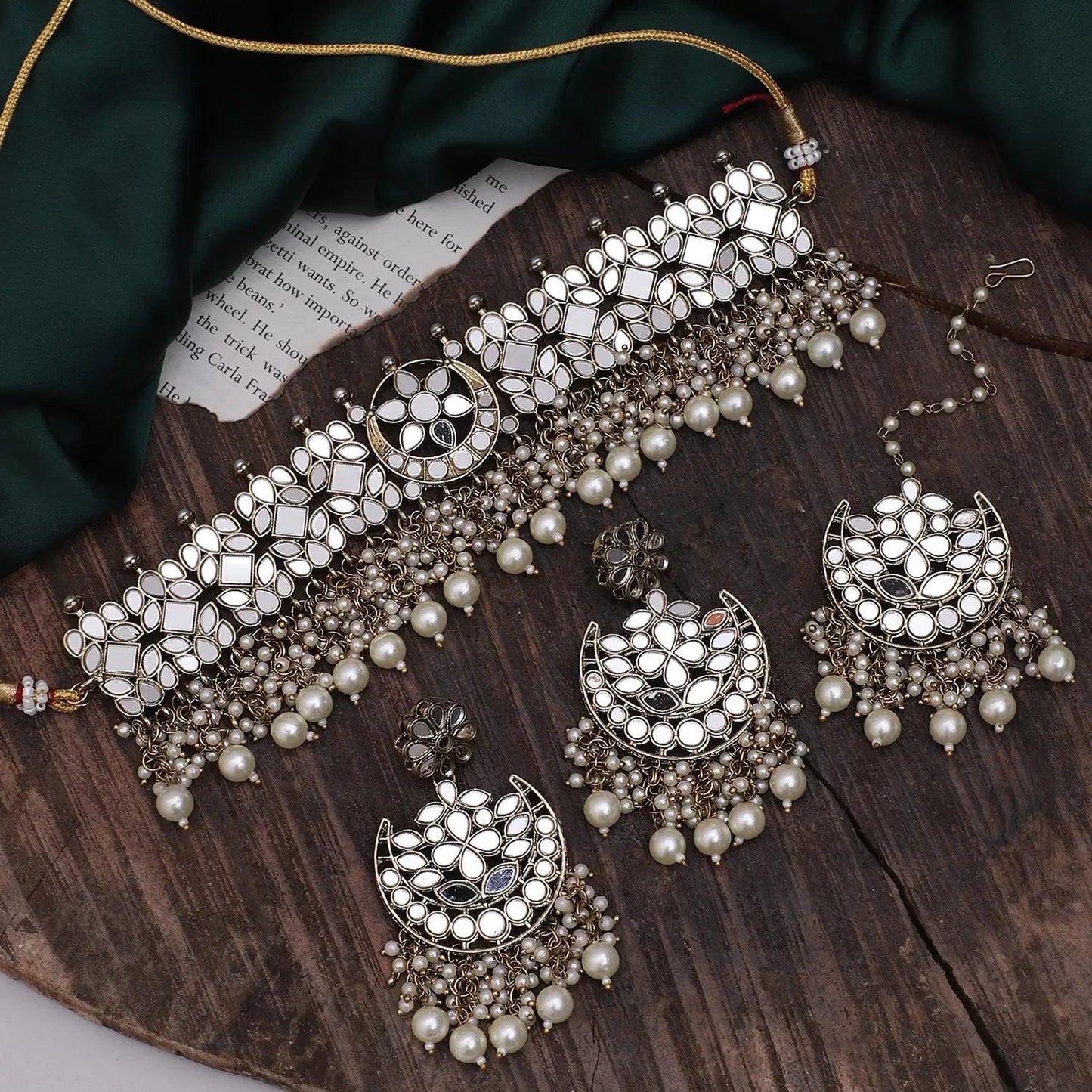 Pearl Hayat Mirror Choker Set