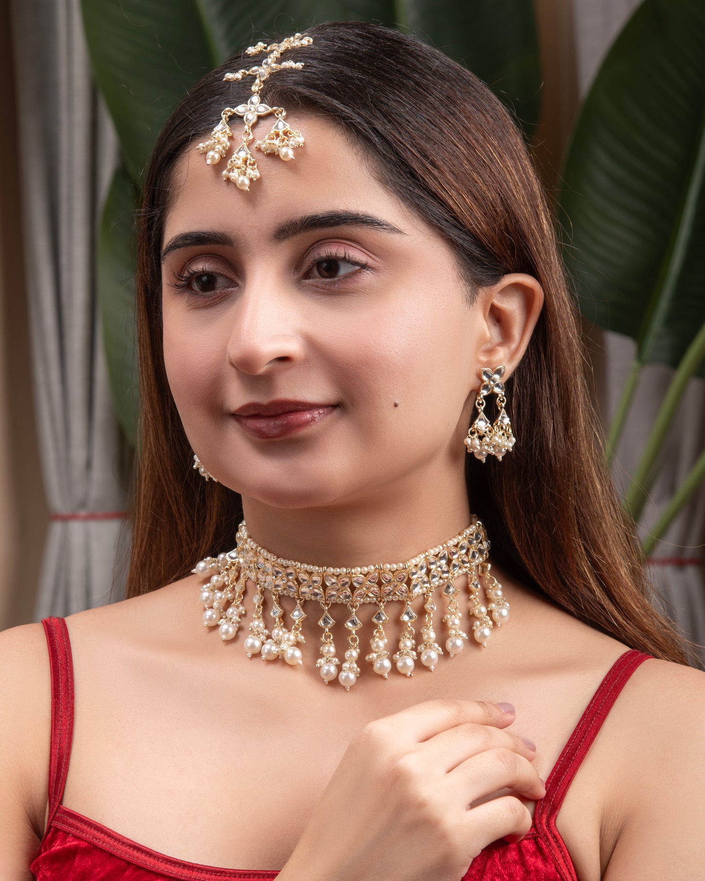 Sitara Kundan Choker Necklace Set with Earring and Teeka