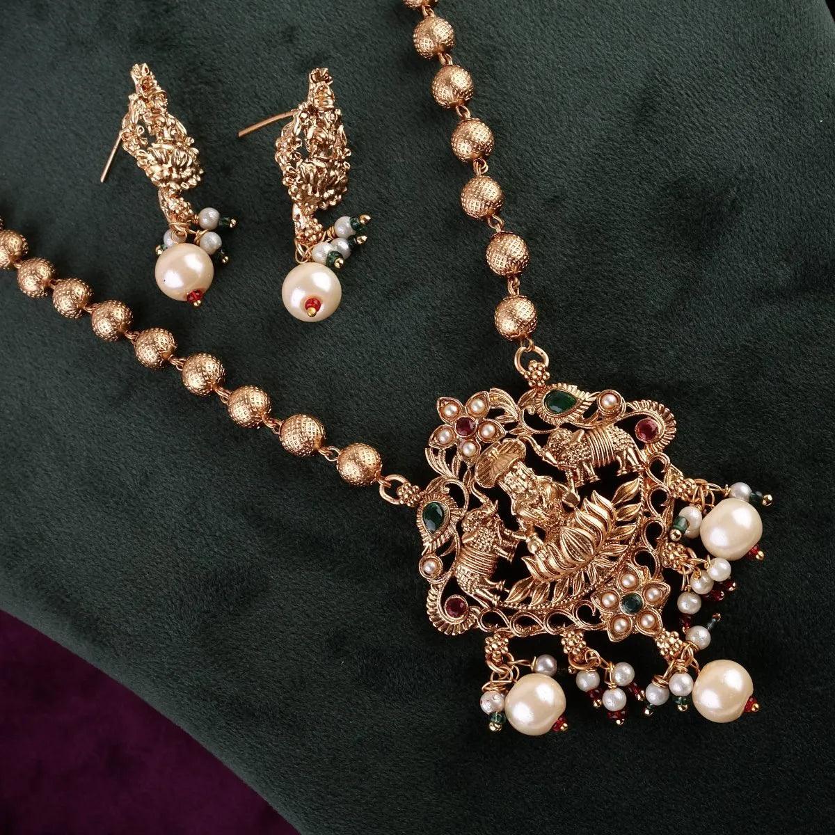 Royal Rajwada Kadambari necklace set with Earring
