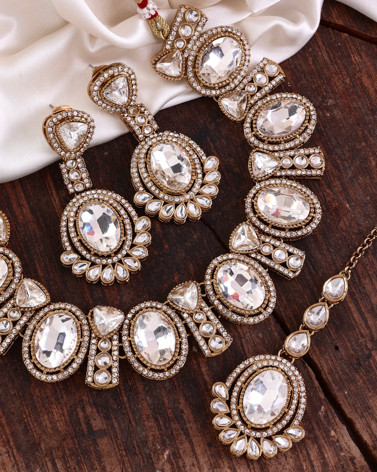 Silver Taruja Premium Polki Dupe Necklace with Earring and Mangteeka