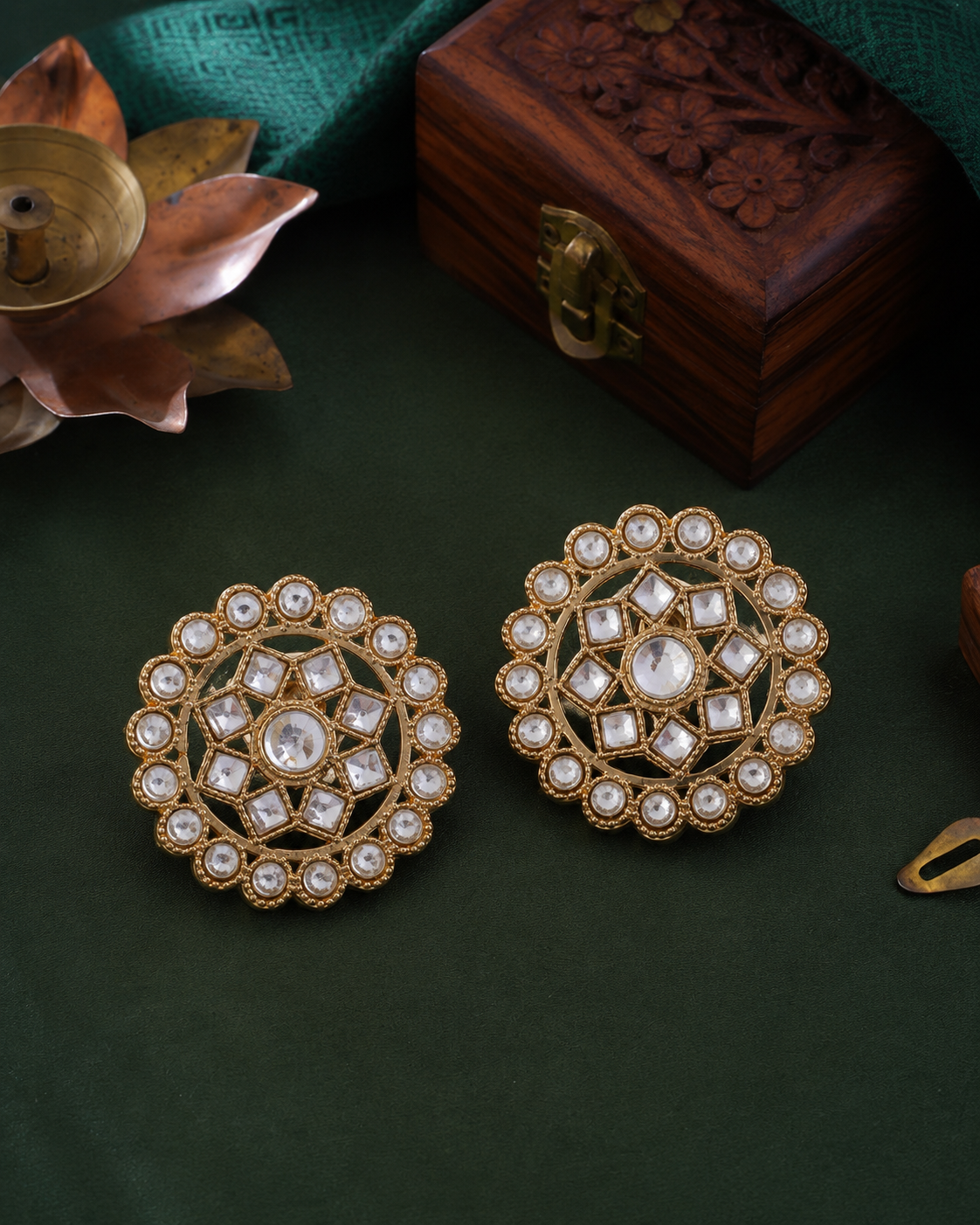 Nivah Kundan Stud