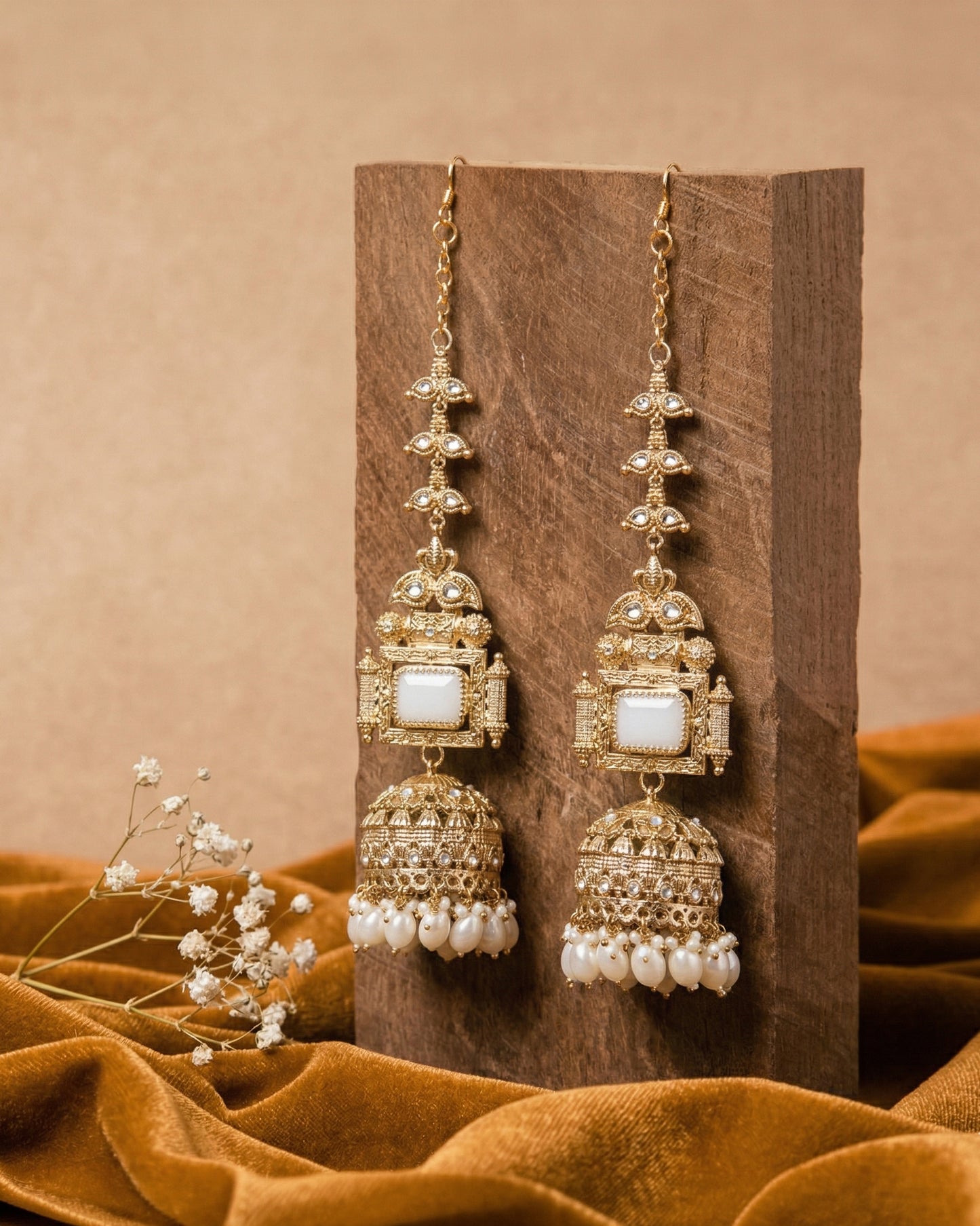 Ivory Nainika Jhumka Earring With Sahara