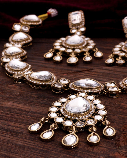 Tanishq Indo Western Necklace With Earrings