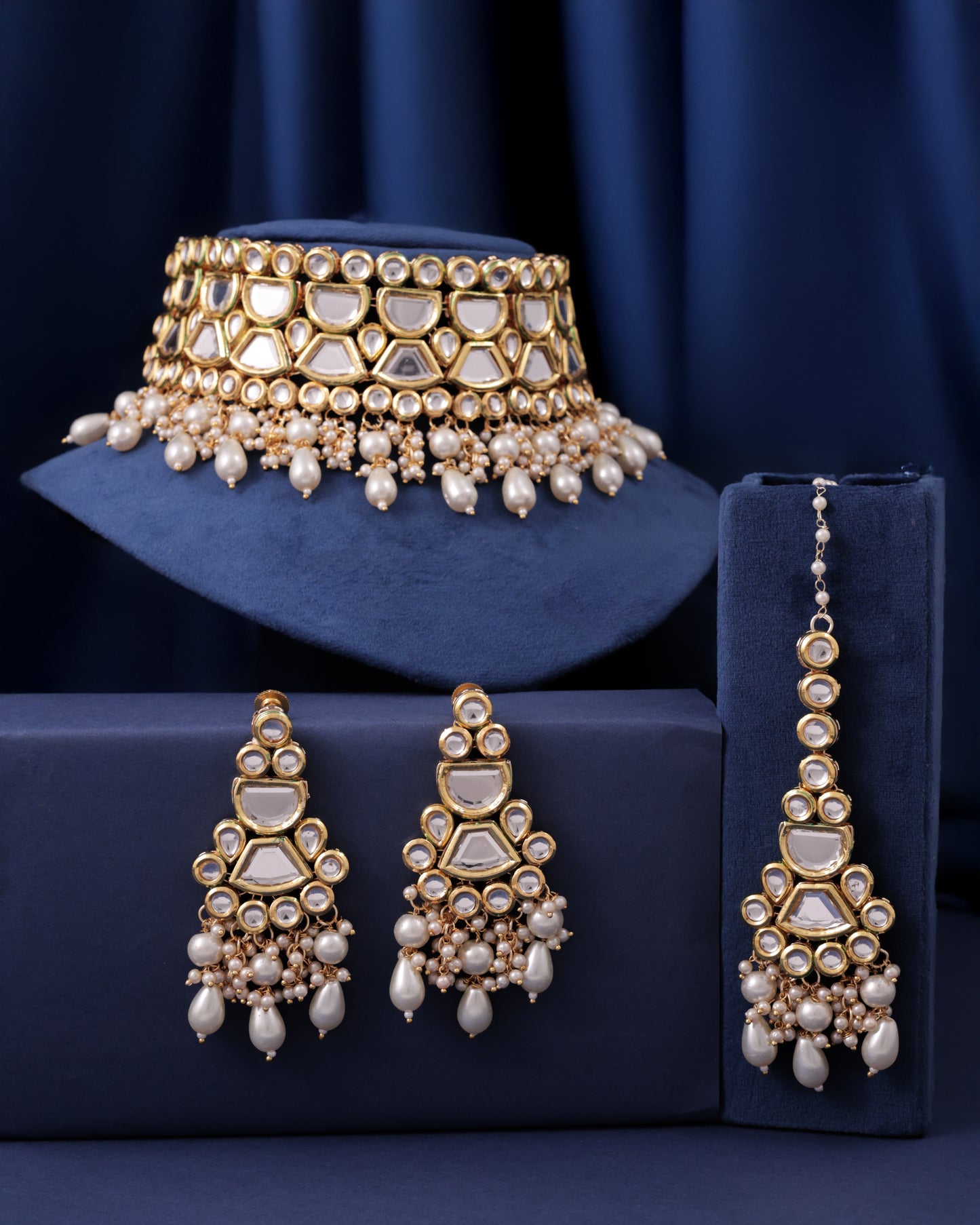 Pearl Guranshi Dabi Kundan Choker Necklace with Earring and Mangteeka