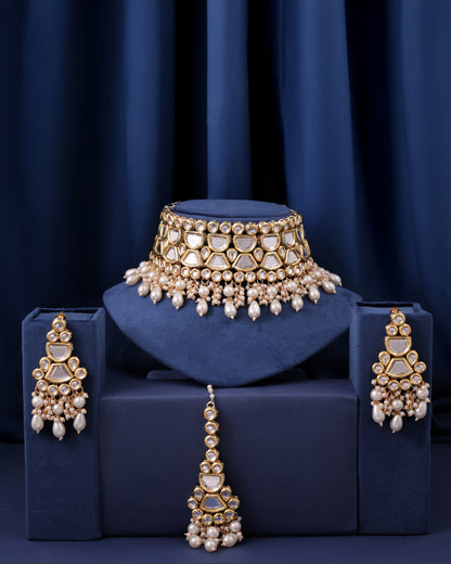 Pearl Guranshi Dabi Kundan Choker Necklace with Earring and Mangteeka