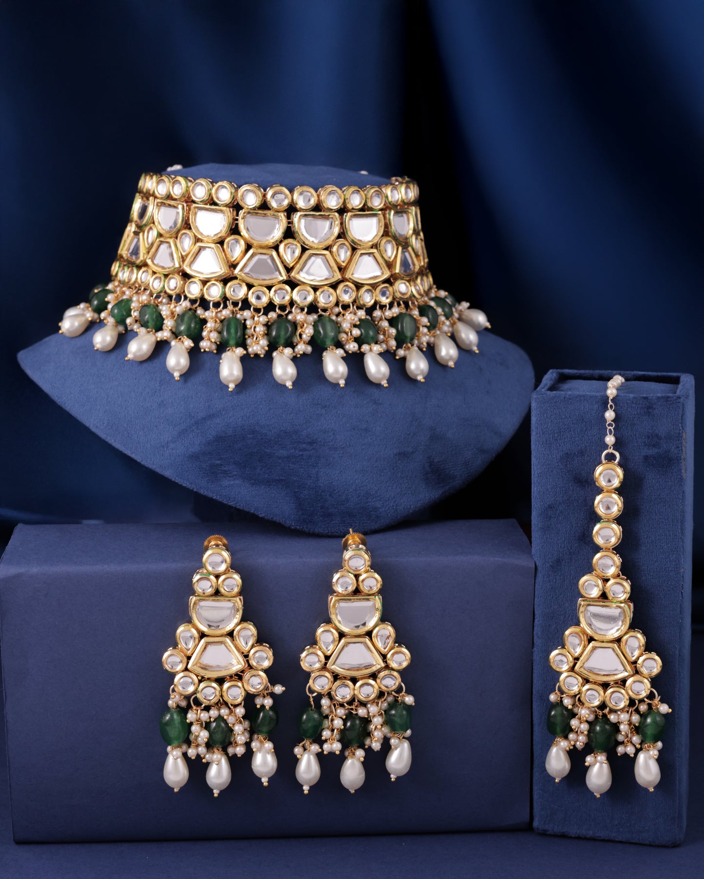 Green Guranshi Dabi Kundan Choker Necklace with Earring and Mangteeka