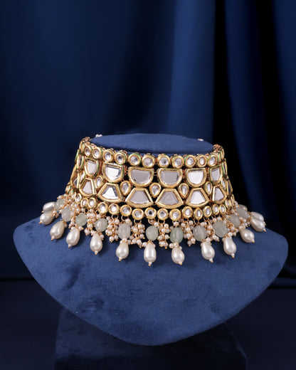 Mint Guranshi Dabi Kundan Choker Necklace with Earring and Mangteeka