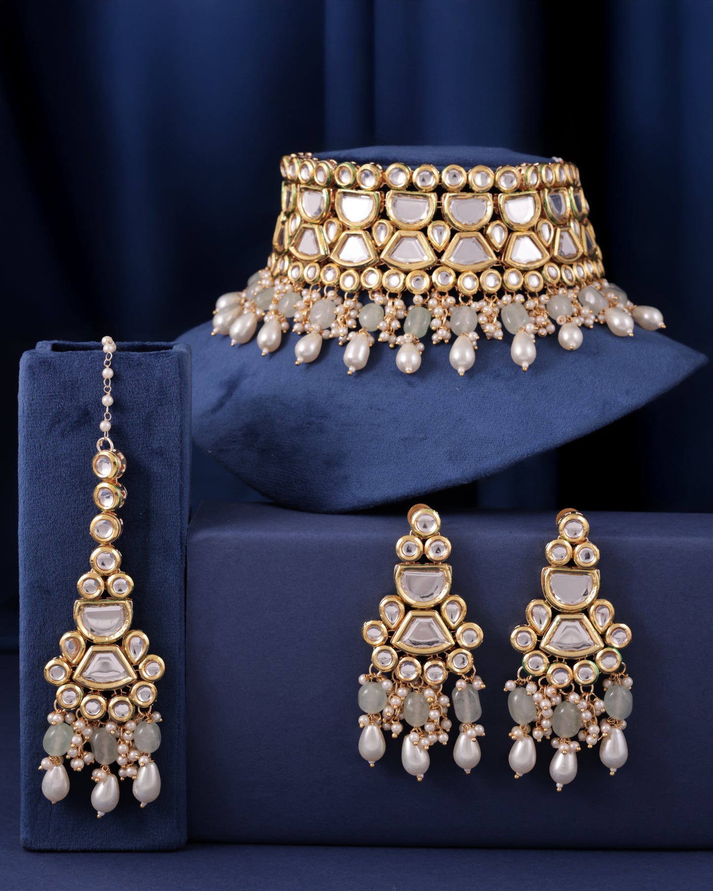 Mint Guranshi Dabi Kundan Choker Necklace with Earring and Mangteeka