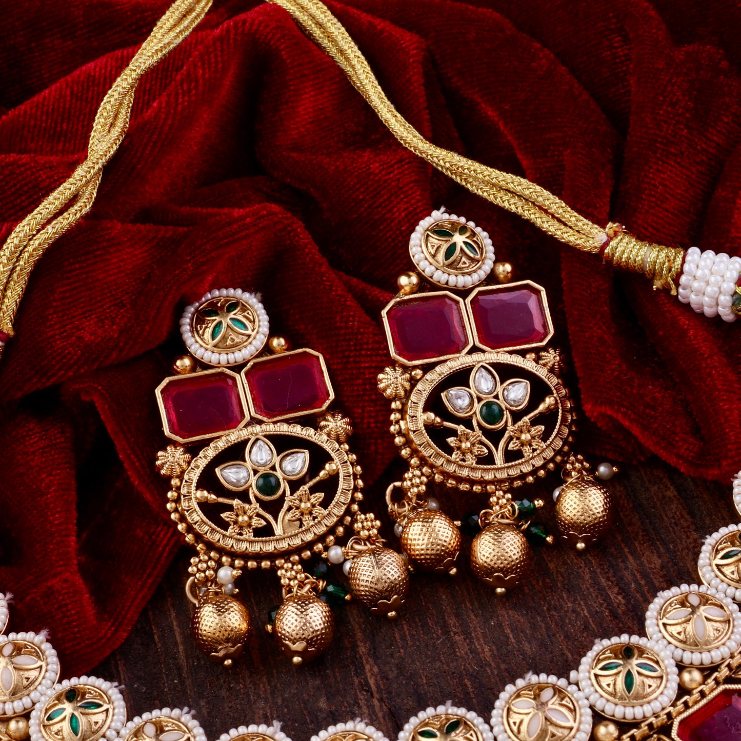 Ekantika Rajwada Semi Bridal Statement Necklace Set with Earring and Teeka