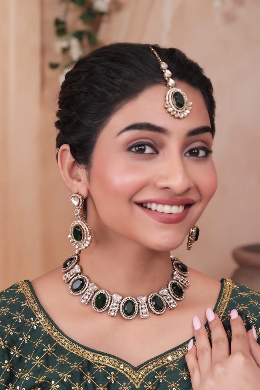 Emerald Taruja Premium Polki Dupe Necklace with Earring and Mangteeka