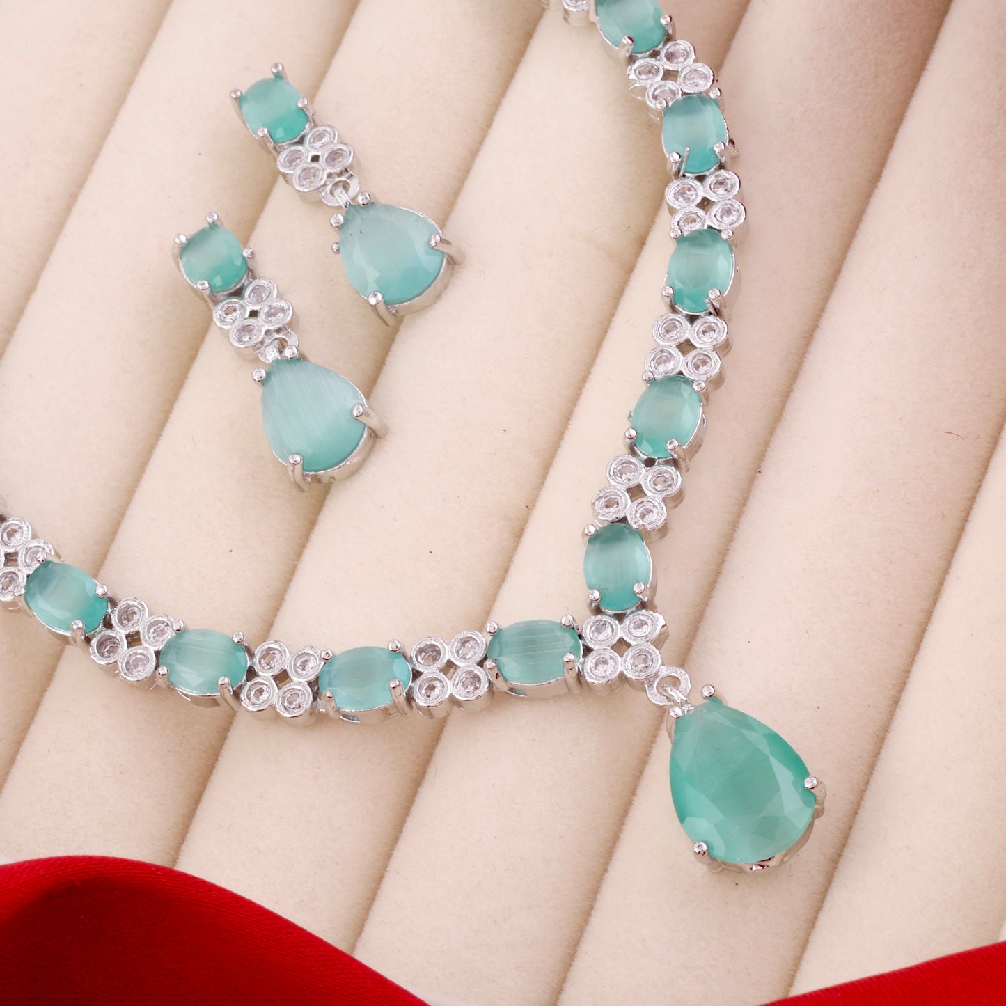 Mint Eliana AD Necklace Set