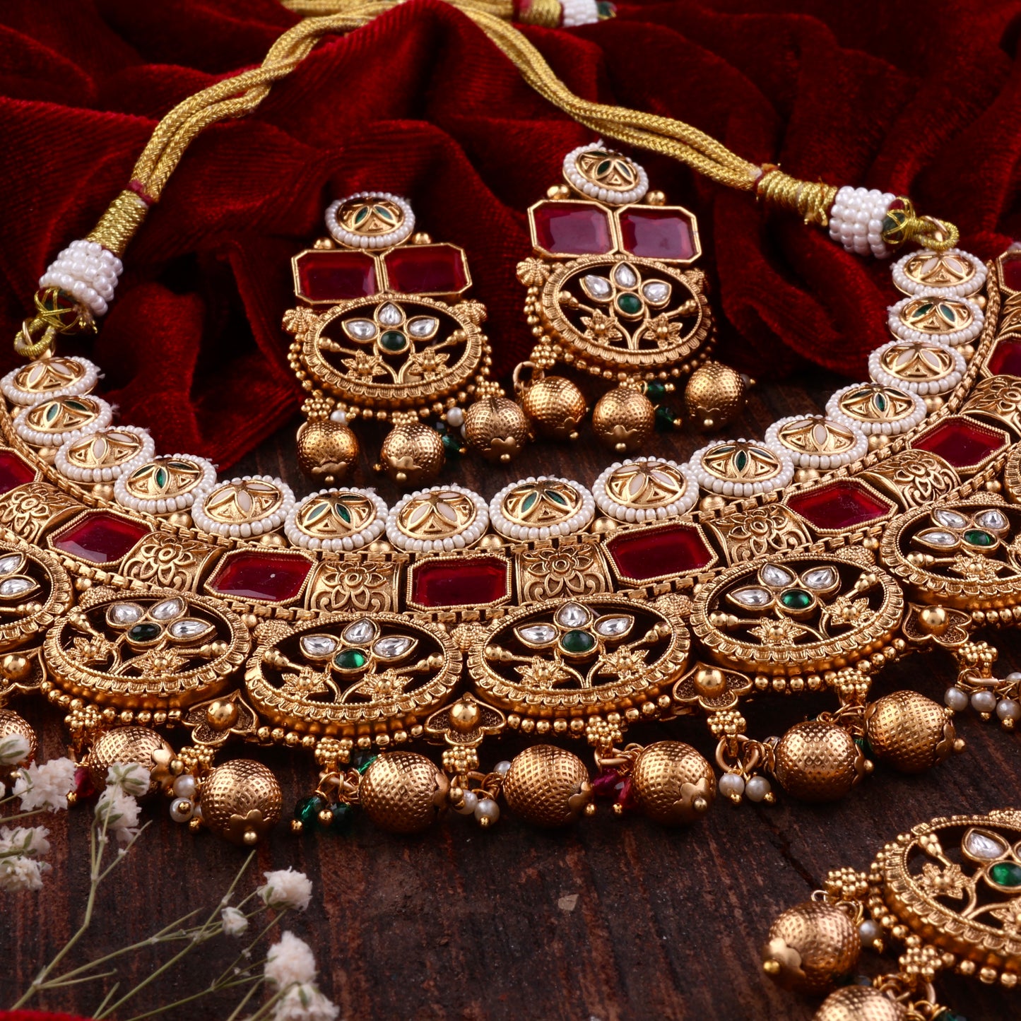 Ekantika Rajwada Semi Bridal Statement Necklace Set with Earring and Teeka