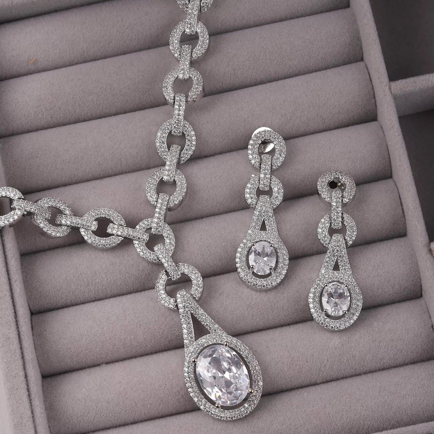 Silver Isabella American Diamond Necklace Set