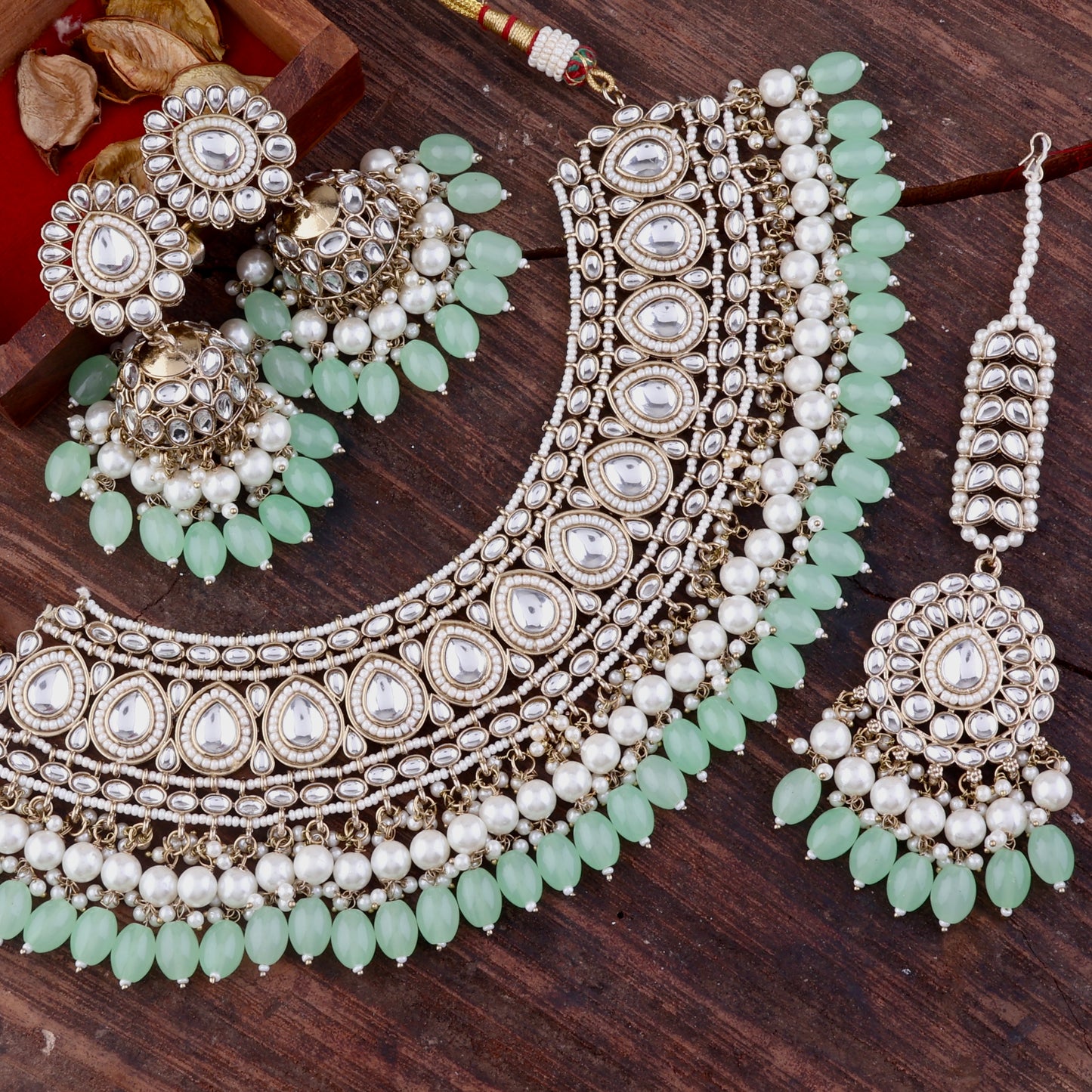 Mint Zaiba Necklace