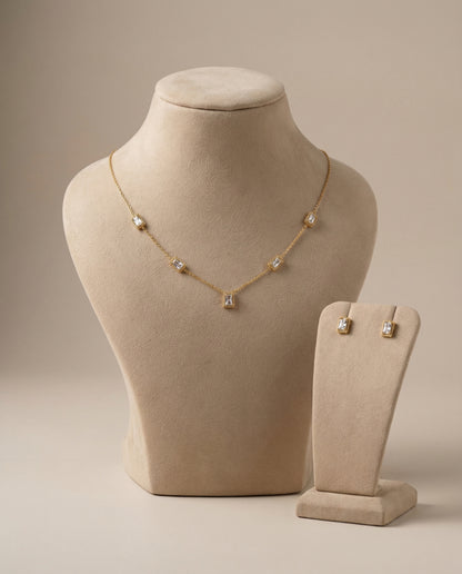 Silver Elayra Voguish Pendant Set