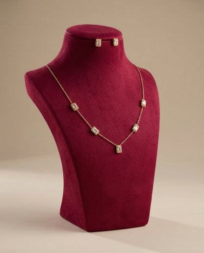 Silver Elayra Voguish Pendant Set