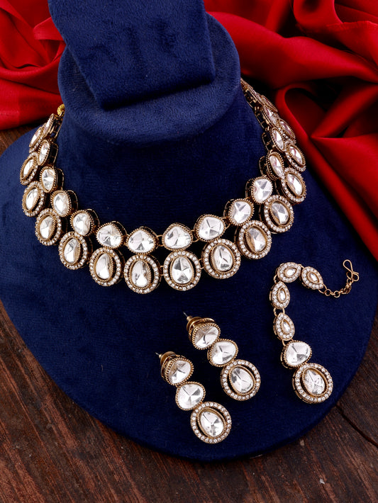 Gold Arshiya Necklace With Earrings