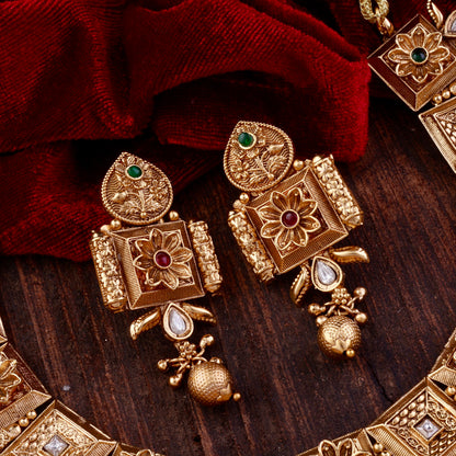 Aradhana Rajwada Necklace Set with Earring