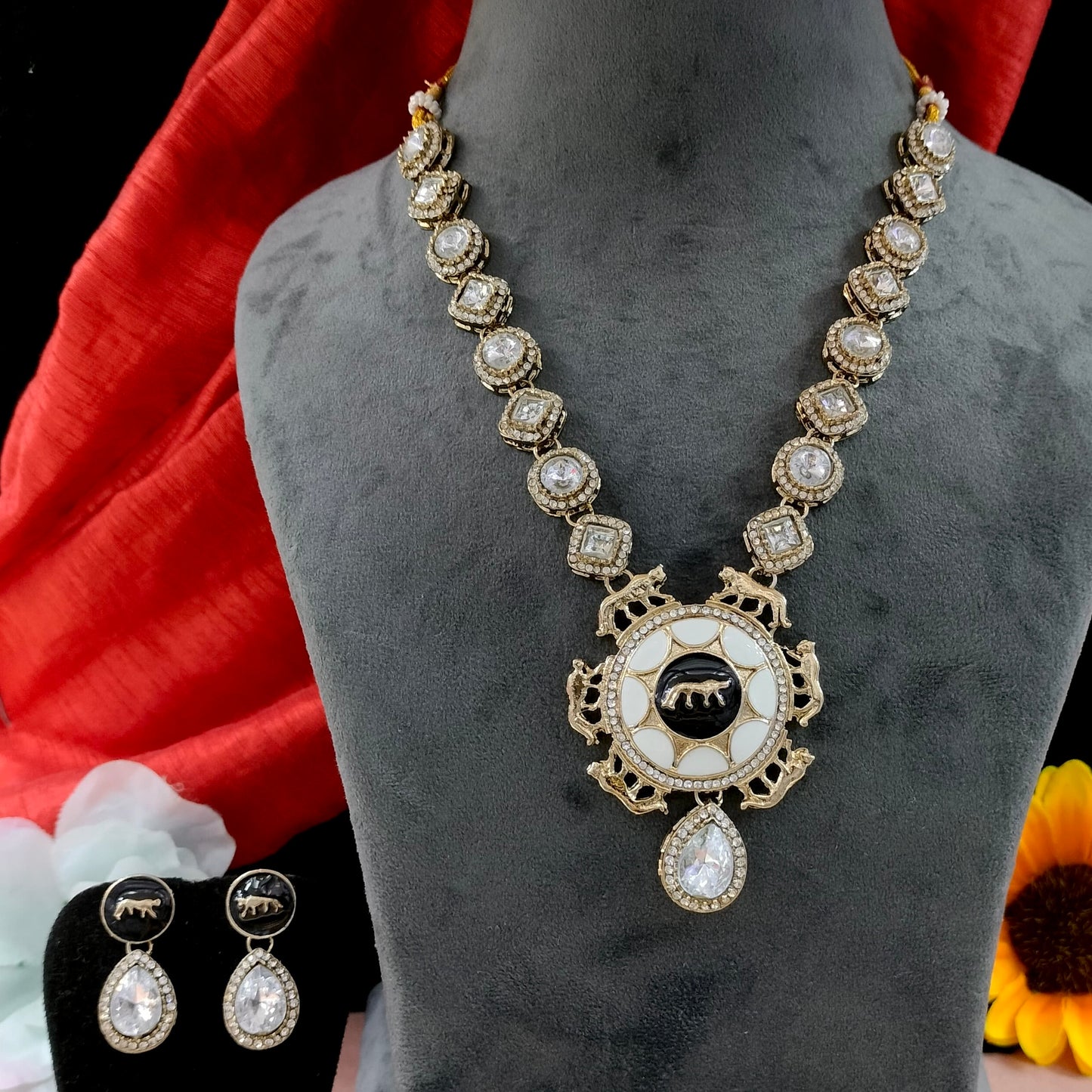 Sabya Necklace Set with Earring