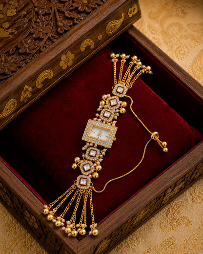 Lavika Heritage Women Dial Embellished Ethnic Analogue Bracelet Watch