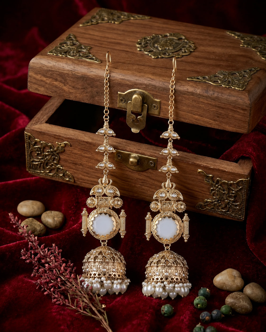 Ivory Mrigakshi Jhumka Earring With Sahara